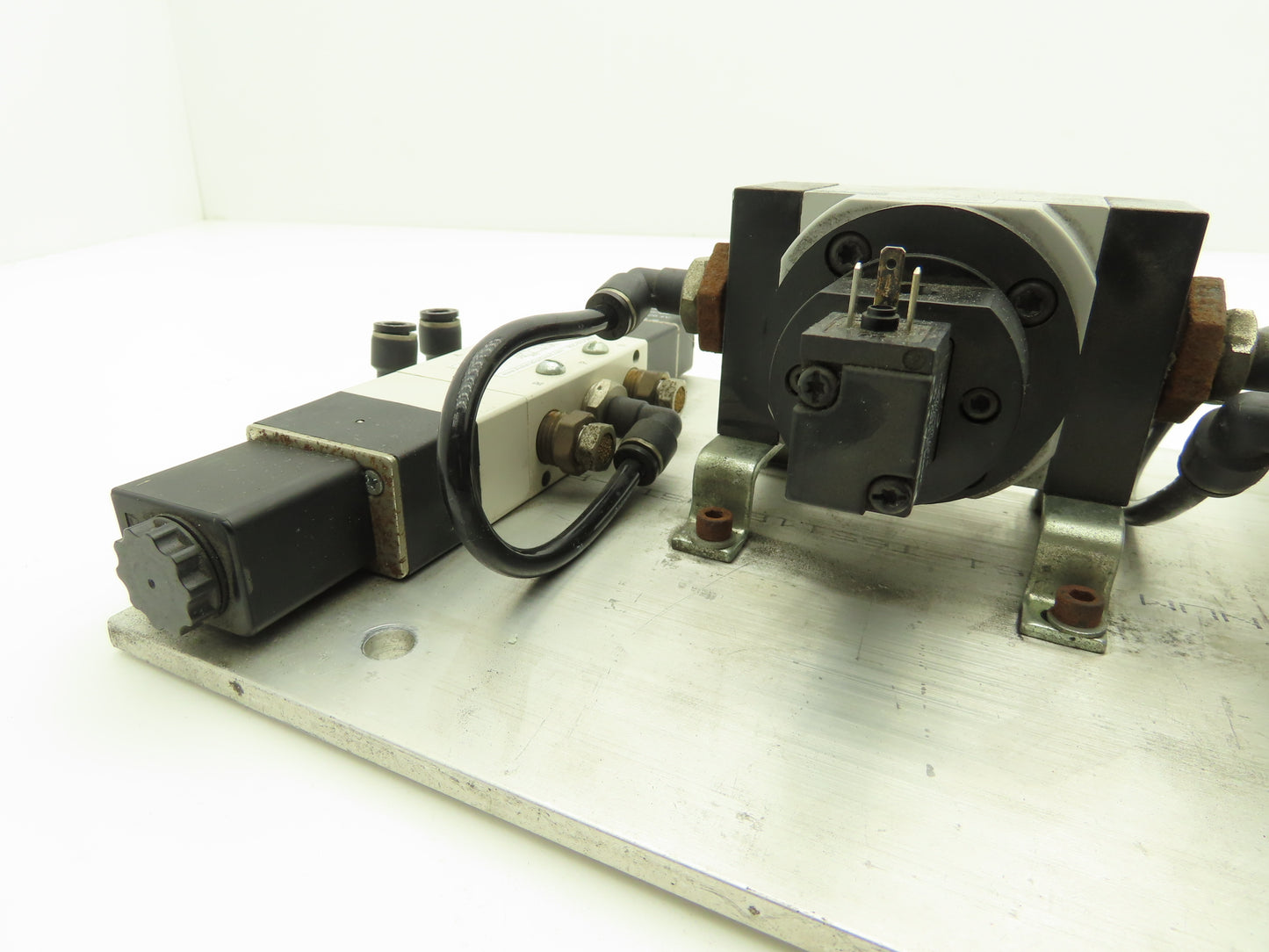 Nitra/Festo AVS-533C2-24D Pneumatic Solenoid & On/Off Valve w/Filter/Regulator