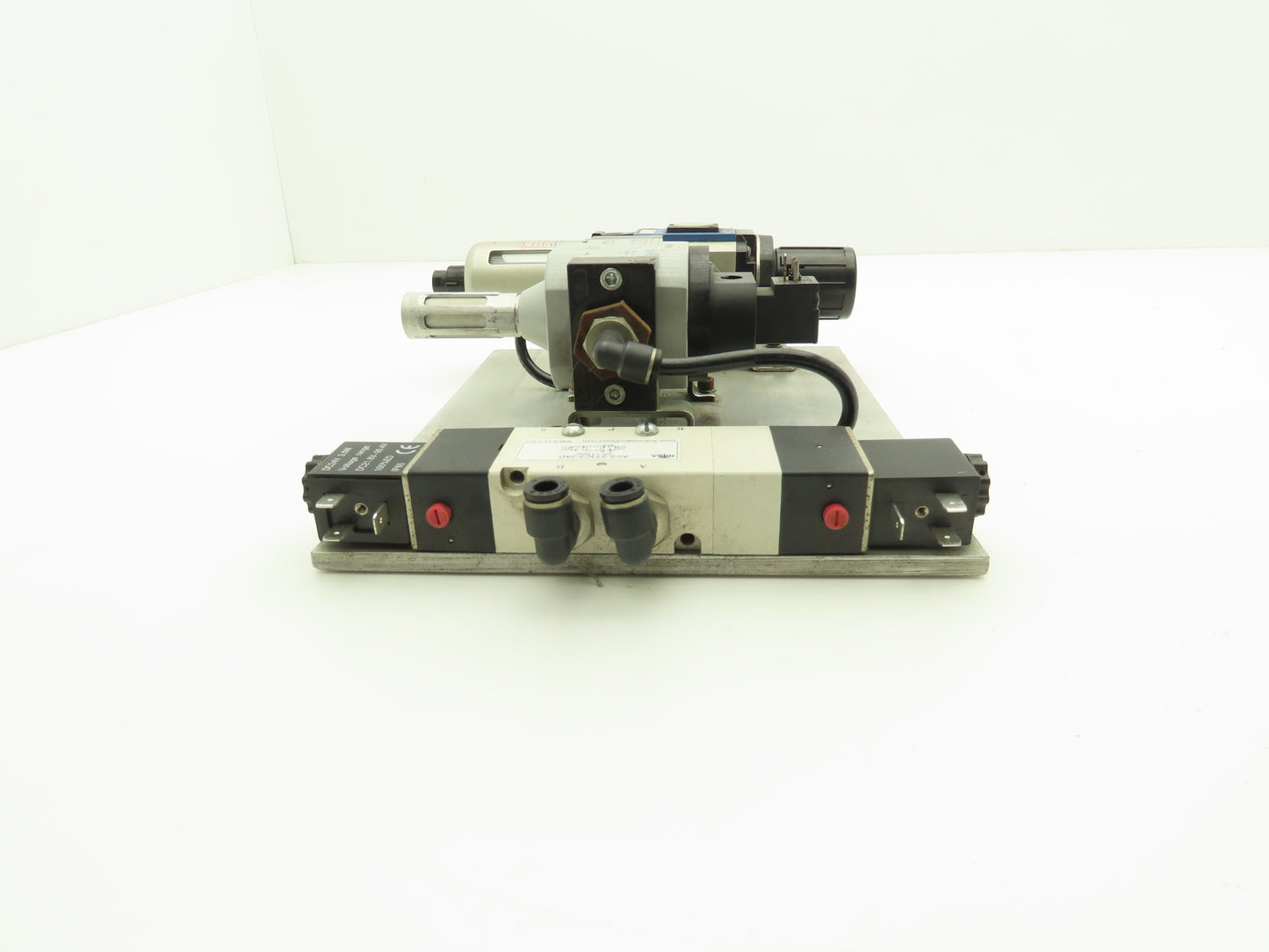 Nitra/Festo AVS-533C2-24D Pneumatic Solenoid & On/Off Valve w/Filter/Regulator