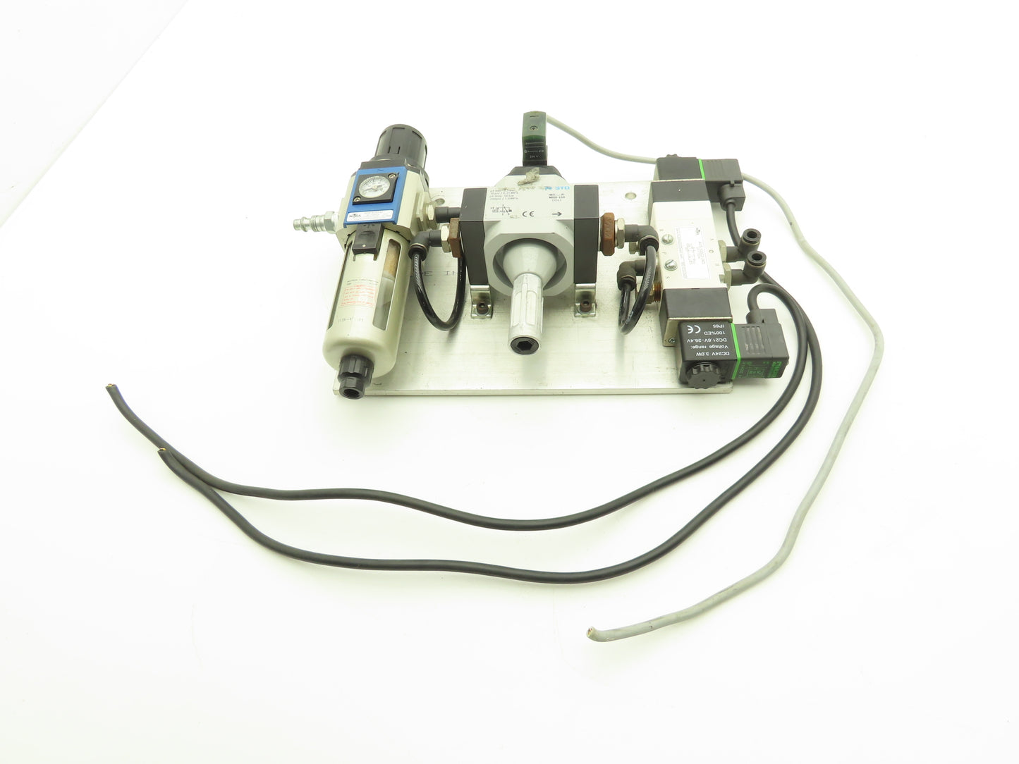 Nitra/Festo AVS-533C2-24D Pneumatic Solenoid & On/Off Valve w/Filter/Regulator