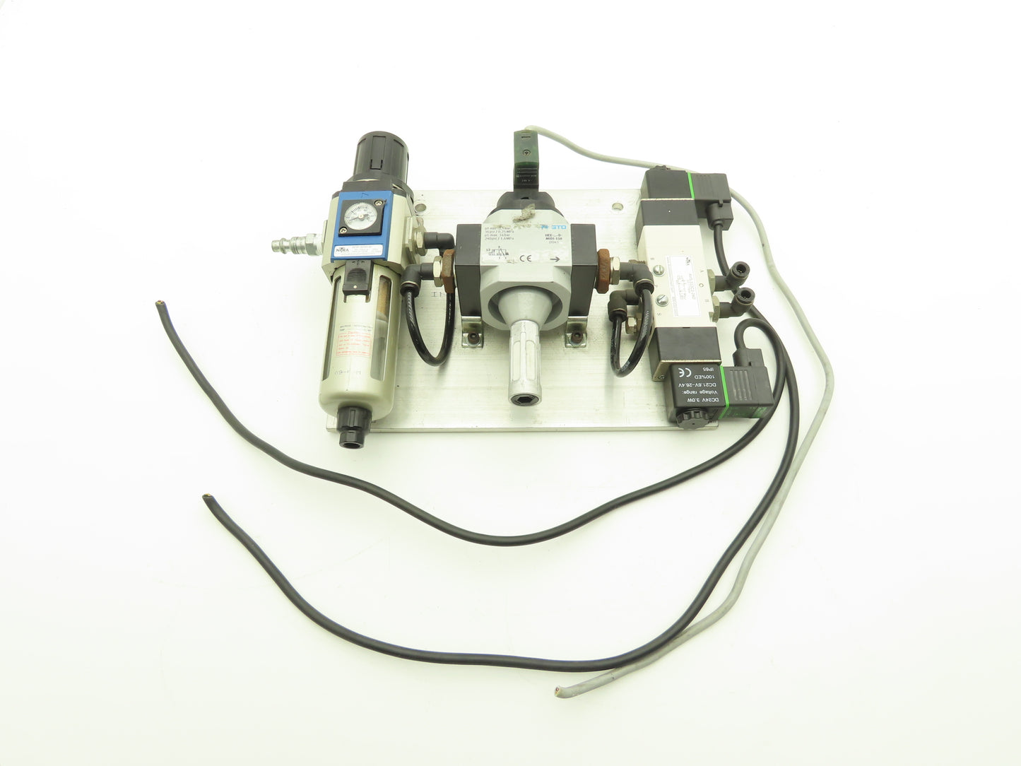 Nitra/Festo AVS-533C2-24D Pneumatic Solenoid & On/Off Valve w/Filter/Regulator