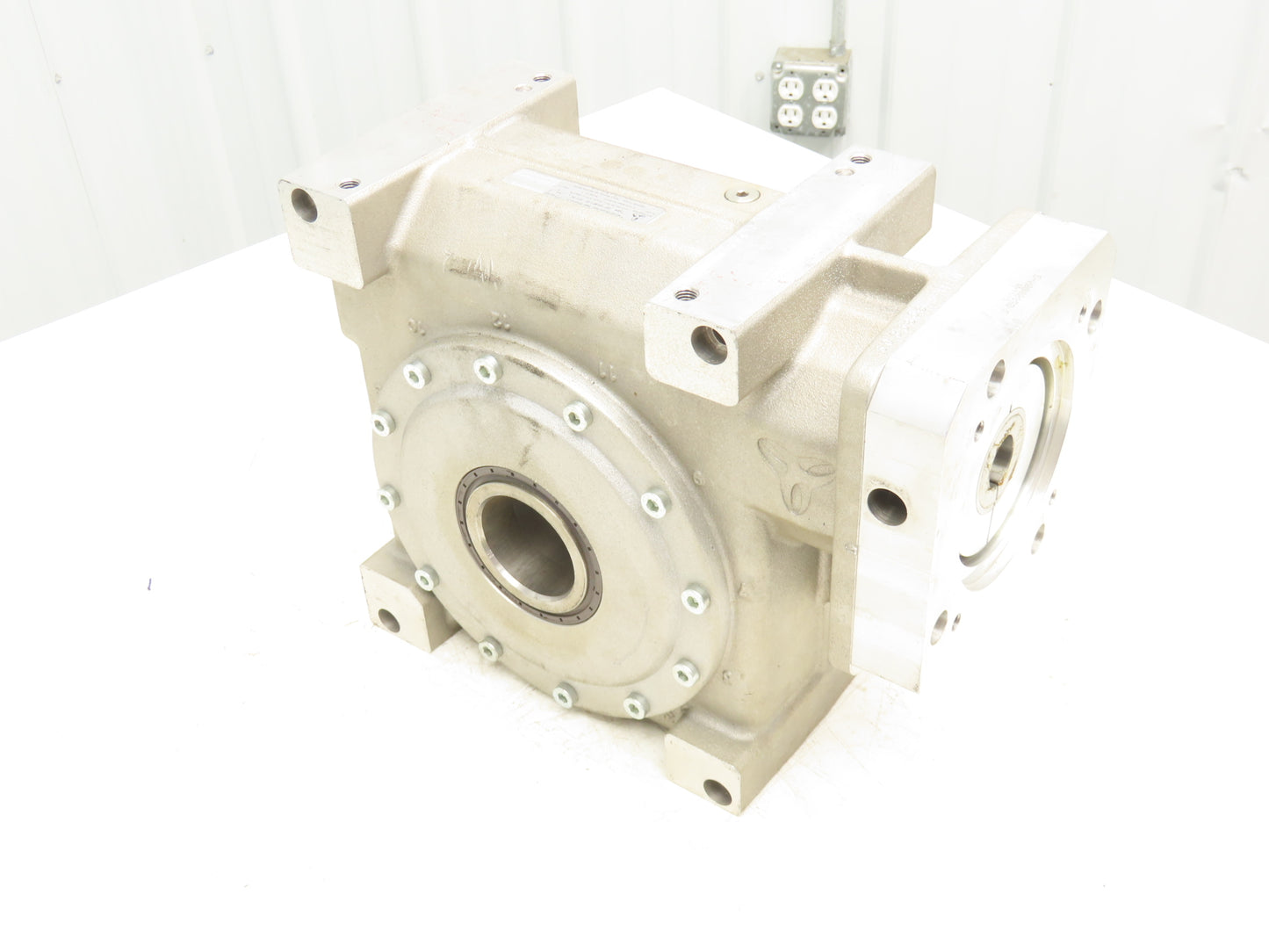 Alpha Wittenstein VDT 100-MF1-40-071-AC Servo Gearbox 40:1 Ratio Hollow Shaft