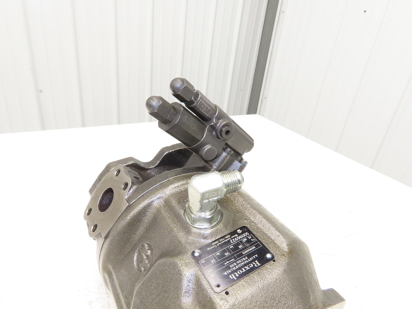 Rexroth AA10VSO45DFR1/31R-PKC62-K02 Hydraulic Piston Pump Series 31 Flow Control