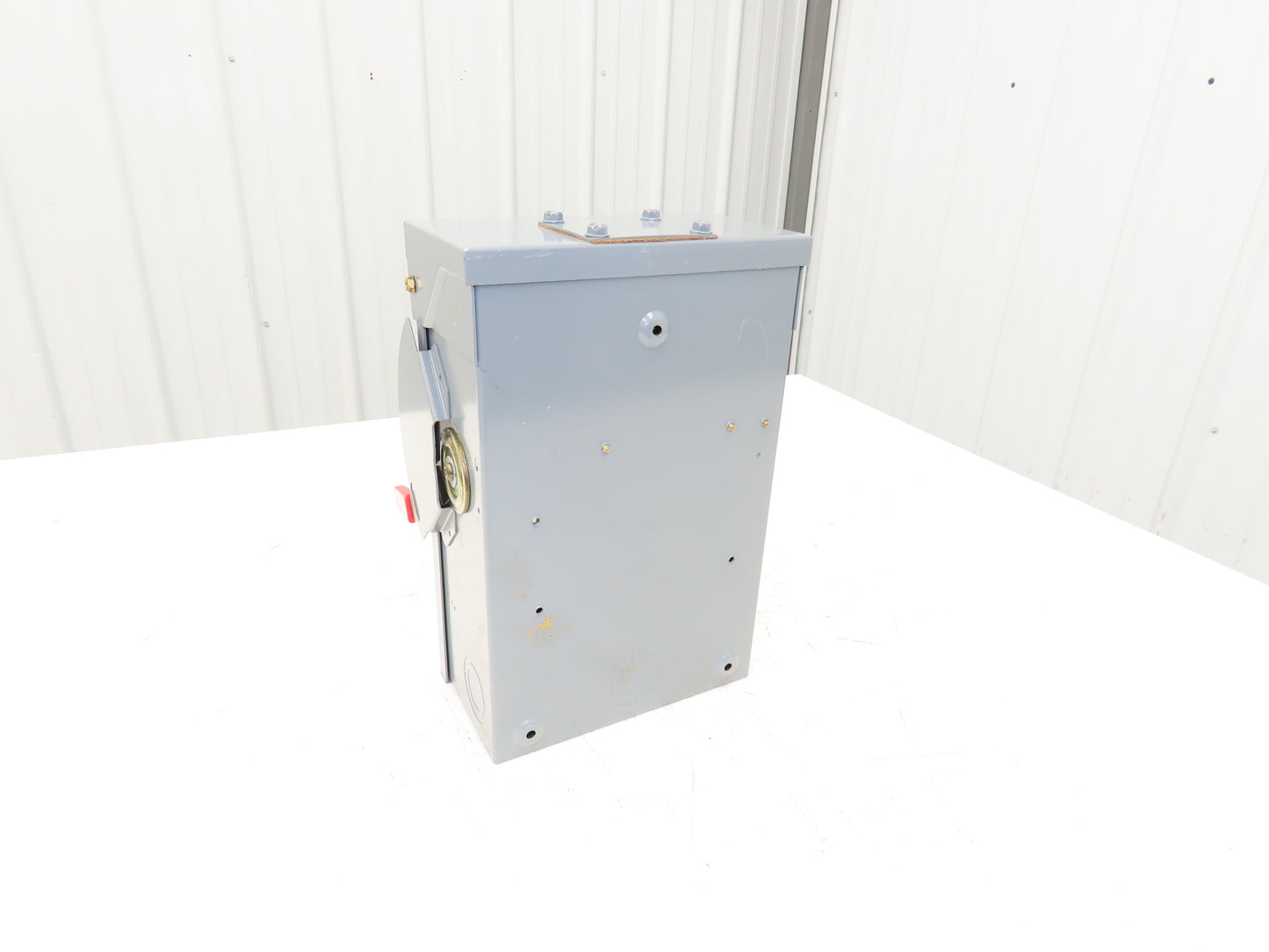 Cutler Hammer DG322URB Safety Disconnect Switch 60A 240V 3 Pole Non Fused 3R