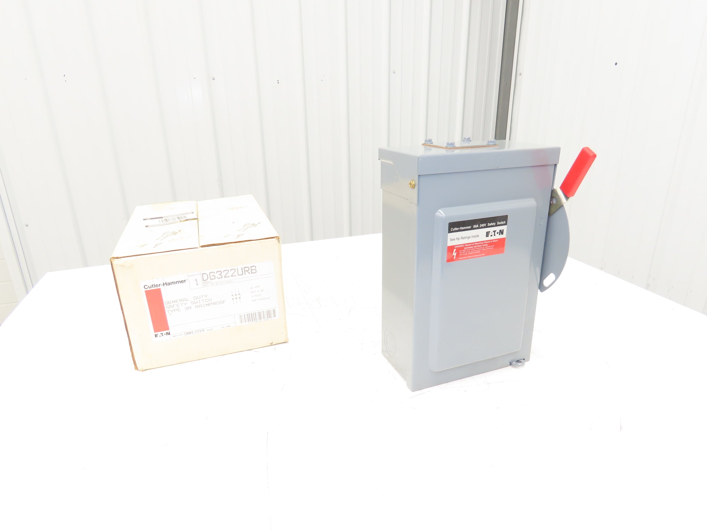 Cutler Hammer DG322URB Safety Disconnect Switch 60A 240V 3 Pole Non Fu ...