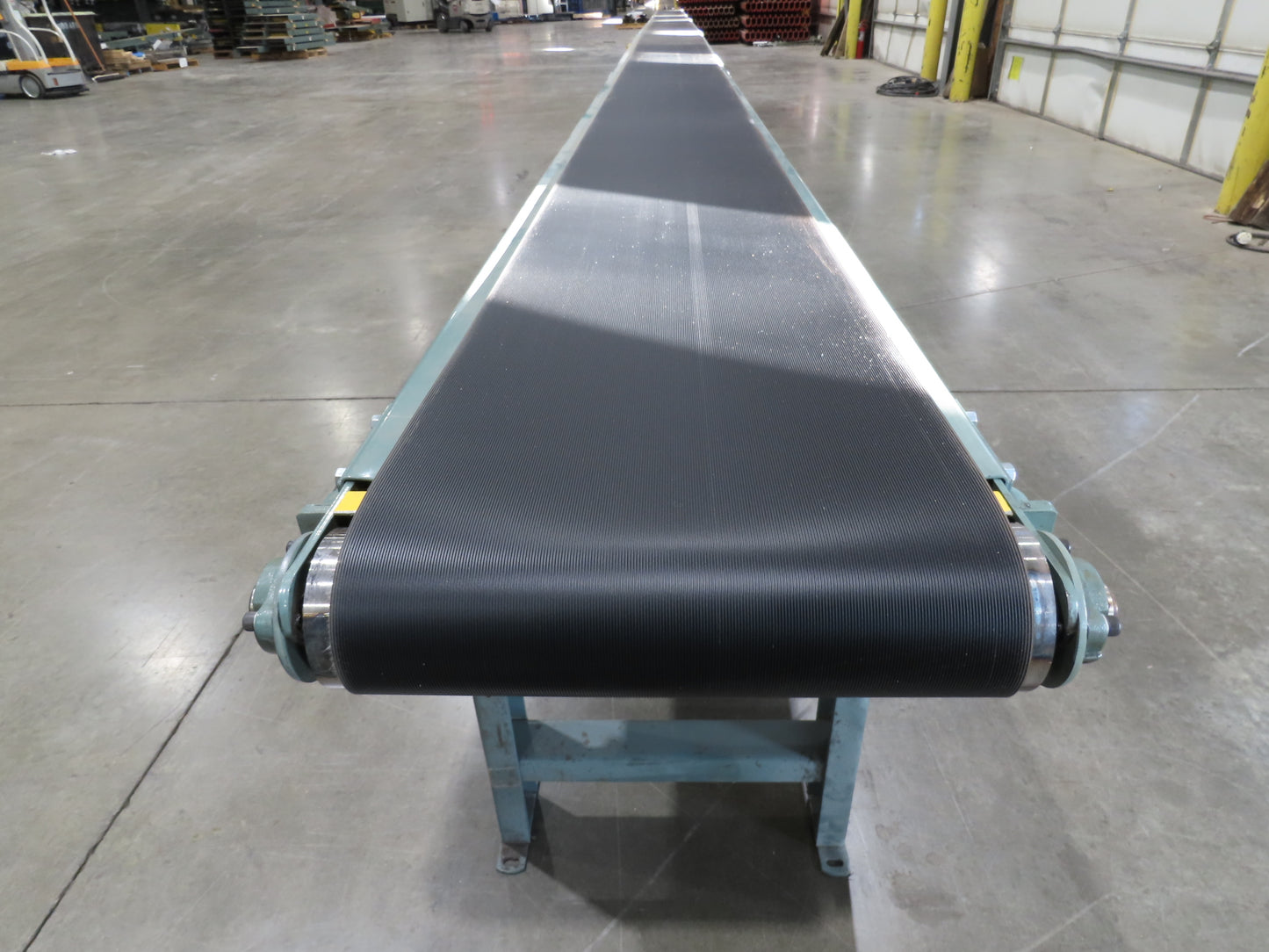 Hytrol 18"x 50' Slider Bed Conveyor 15.5" Belt 2Hp 3PH Center Drive 53FPM