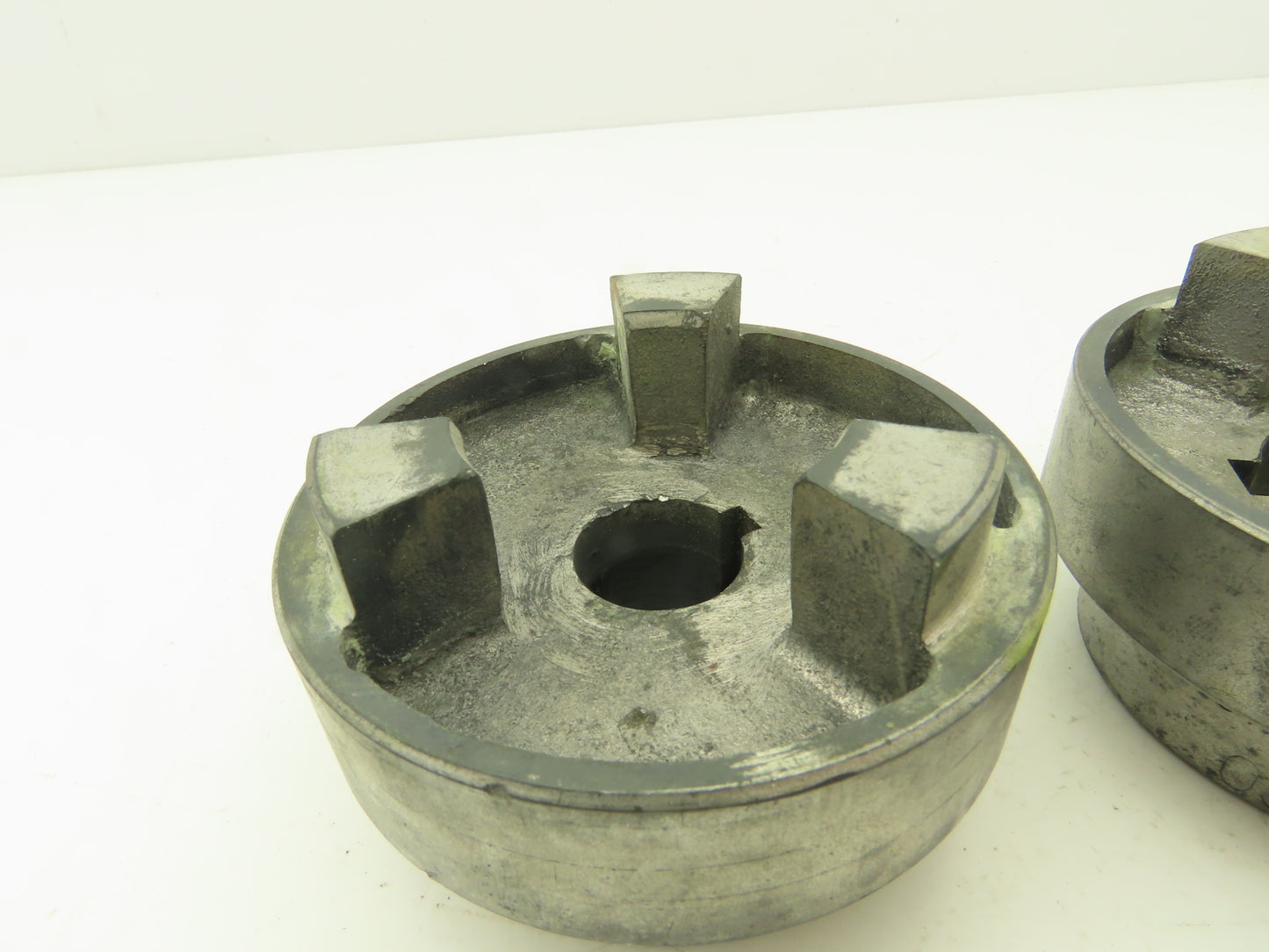 Magnaloy 400 Flex Coupling Hub Aluminum 1-5/8x1" Bore 	3/8x1/4" Keyways Set