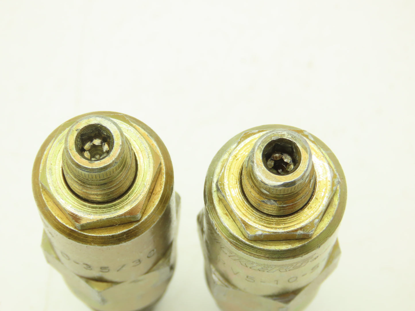 Vickers RV5-10-S-0-35/30 Screw-In Cartridge Relief Valve  Lot of 2
