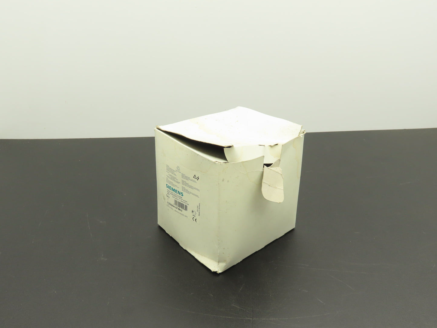 Siemens 3LD2164-OTB53 Disconnector Switch Main Emergency Stop 400VAC 25A 9.5kW