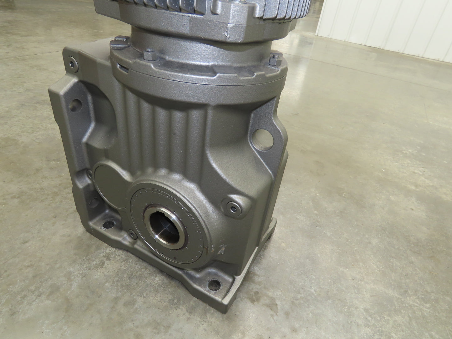 Sew Eurodrive KA97B DRL180S4BE32HR/TF/EG7S/AL/C Gearmotor 134-200RPM 329-500VAC