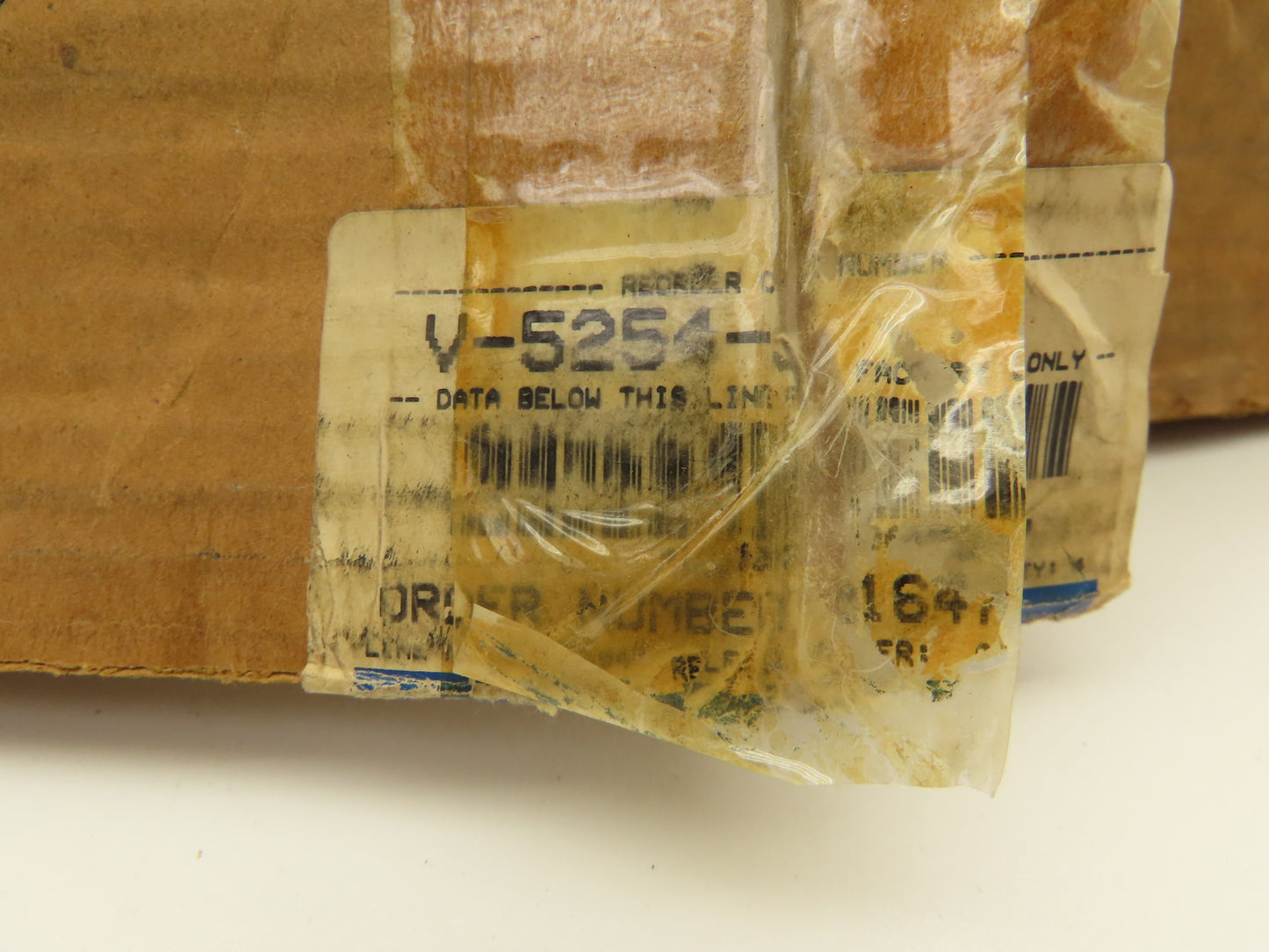 Johnson Controls V-5254-3 1-1/2" NPT Copper Globe Valve 9-13 PSIG Normally Open