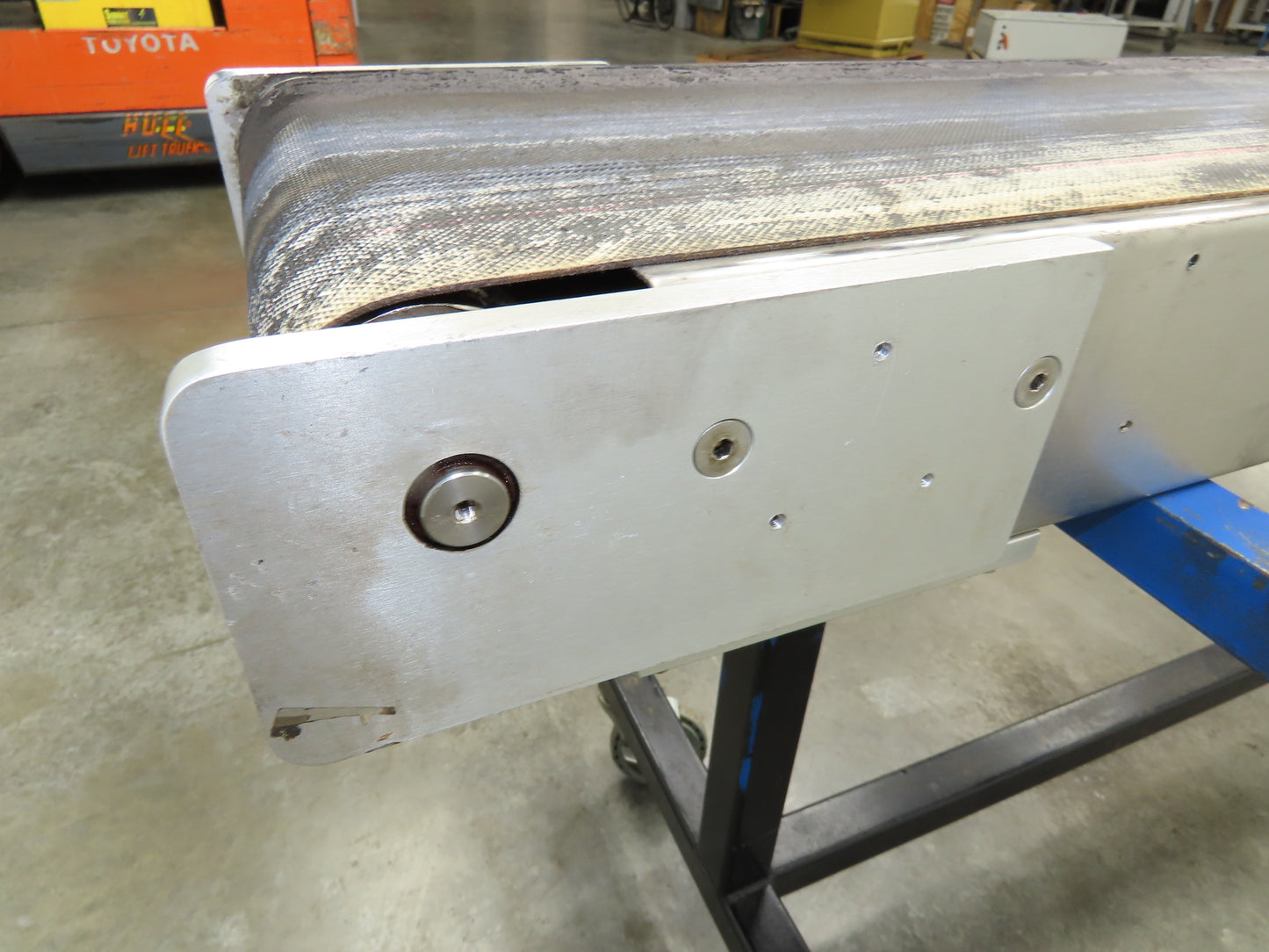 Steeltek 8' 8" Portable Conveyor 12"Belt Stainless 230/460V Chain Drive 140FPM