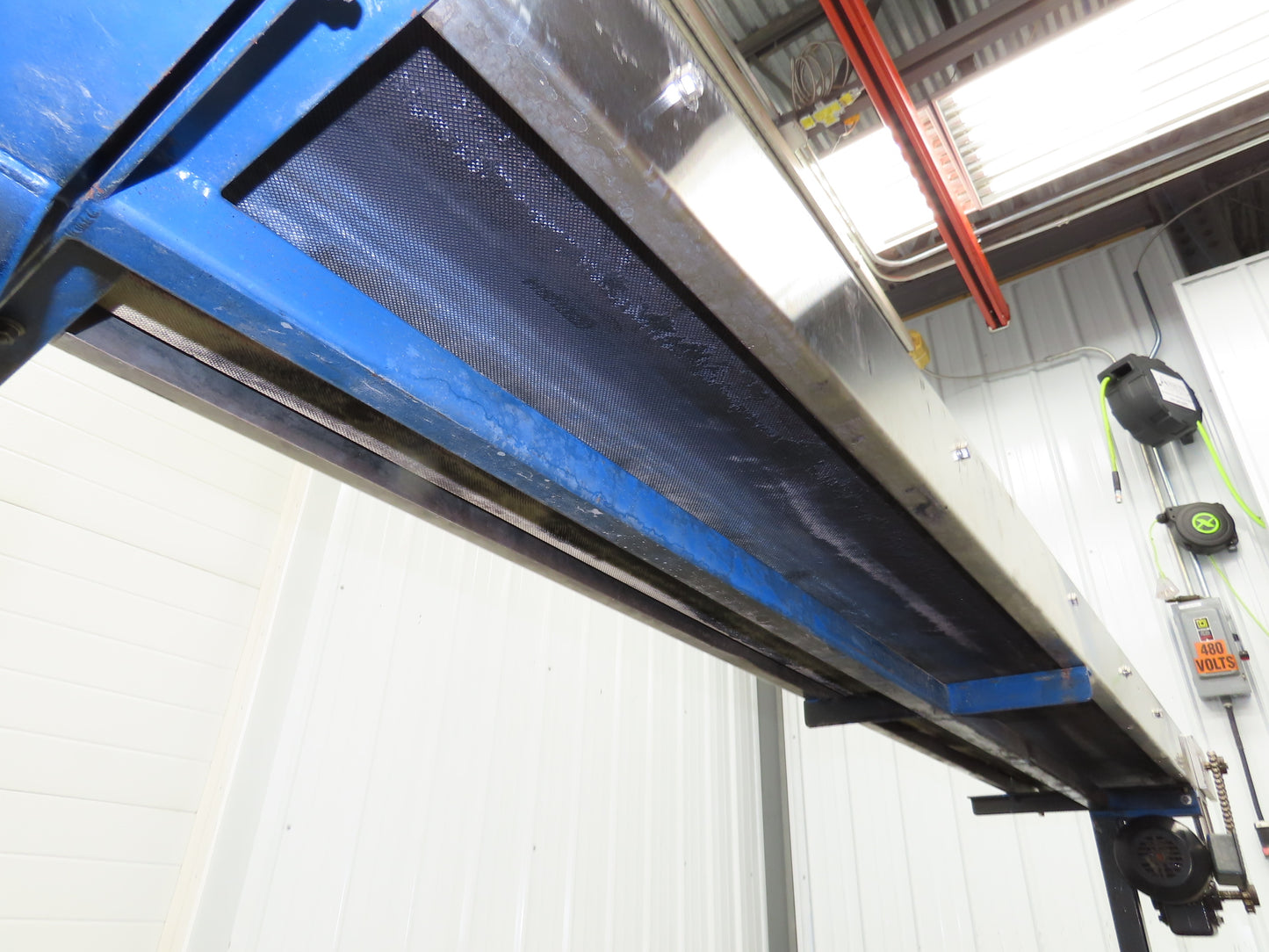 Steeltek 8' 8" Portable Conveyor 12"Belt Stainless 230/460V Chain Drive 140FPM