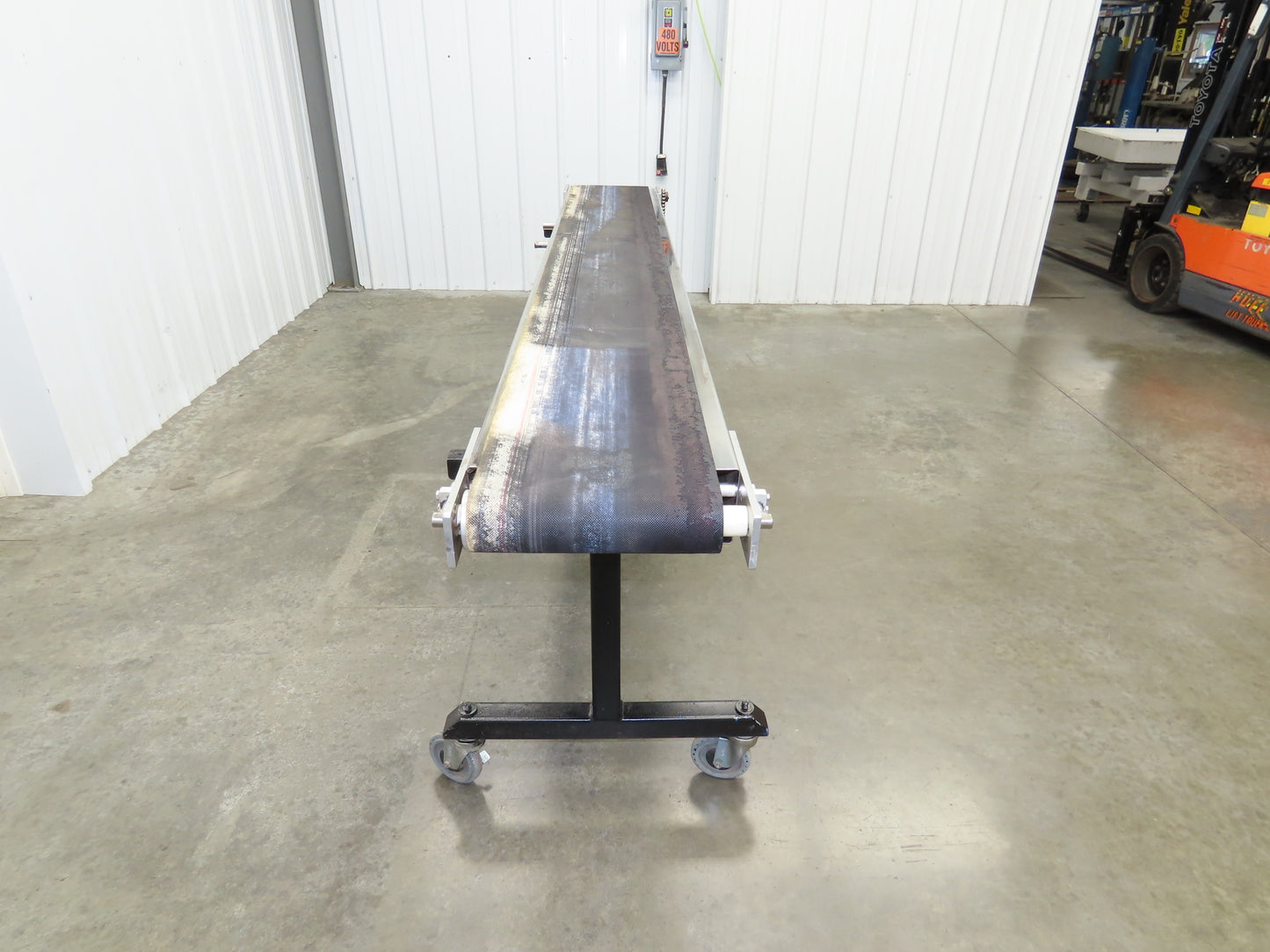 Steeltek 8' 8" Portable Conveyor 12"Belt Stainless 230/460V Chain Drive 140FPM