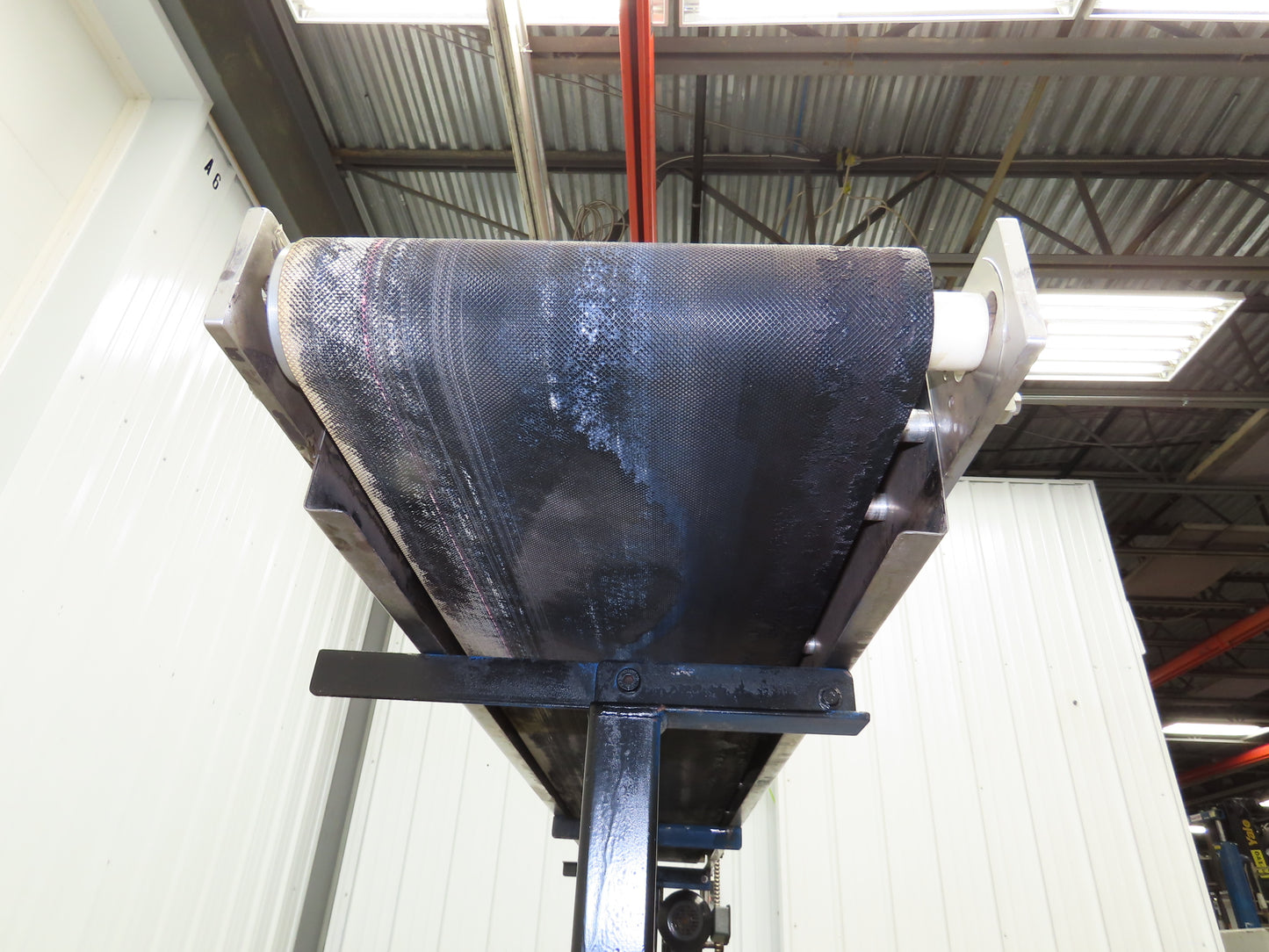 Steeltek 8' 8" Portable Conveyor 12"Belt Stainless 230/460V Chain Drive 140FPM