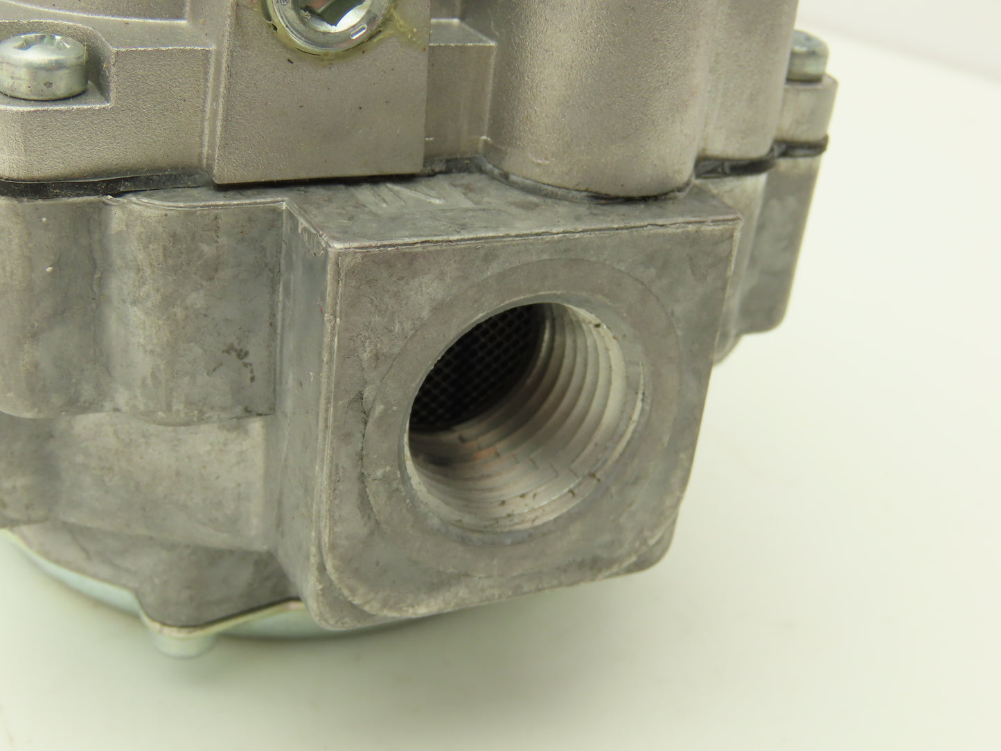 Robertshaw 700-51F 700 Series Millivolt Gas Valve 750mV 1/2x1/2" 7000BMVR