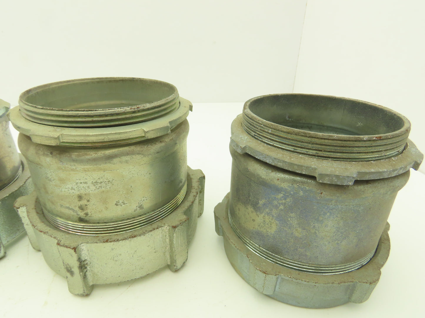 3 1/2" EMT Conduent Compression Connector Steel W Cast Iron Nut Lot of 4