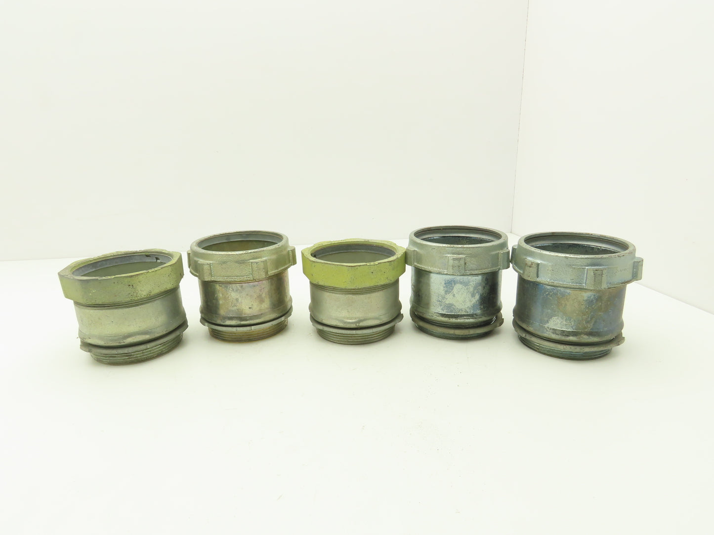 3-1/2" EMT Conduent Compression Connector Assorted 2 Insulated Throat Lot of 5