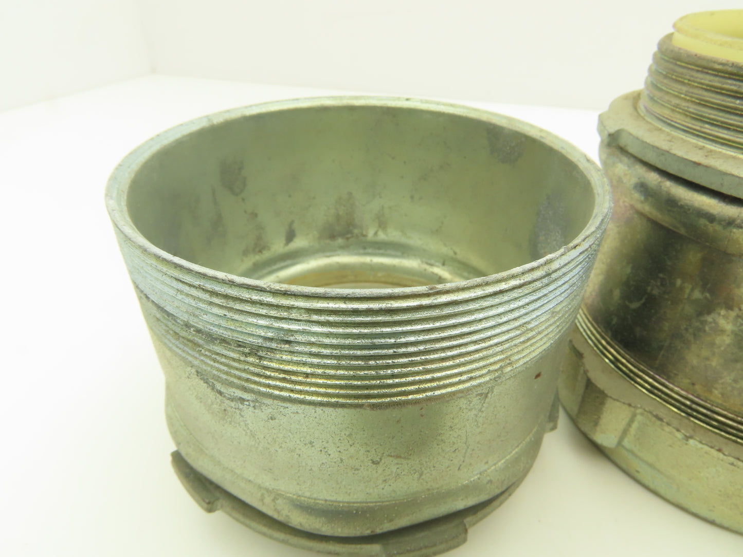 3-1/2" EMT Conduent Compression Connector Assorted 2 Insulated Throat Lot of 5