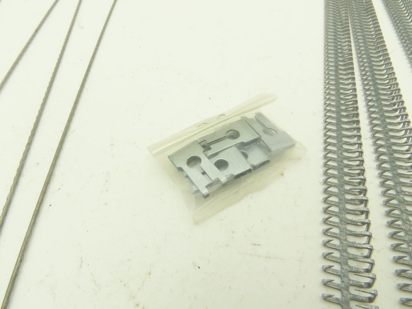 Flexco Alligator 7S-24 24" Conveyor Belt Lacing Steel Fastener Set of 4/Box