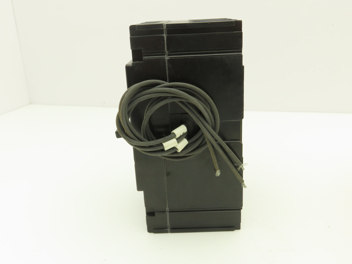 Fuji Electric BU-ESB3050 Circuit Breaker 50A 600V 3 Pole Shunt Trip Lot of 3