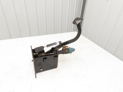 Toyota 5FBCU20 Electric Forklift Brake Pedal Master Cylinder Assembly