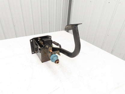 Toyota 5FBCU20 Electric Forklift Brake Pedal Master Cylinder Assembly