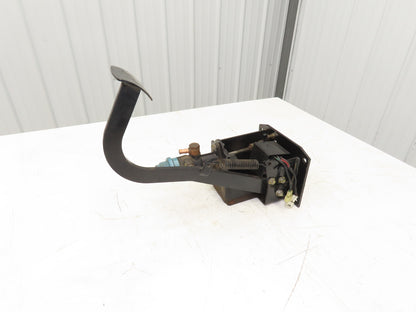 Toyota 5FBCU20 Electric Forklift Brake Pedal Master Cylinder Assembly