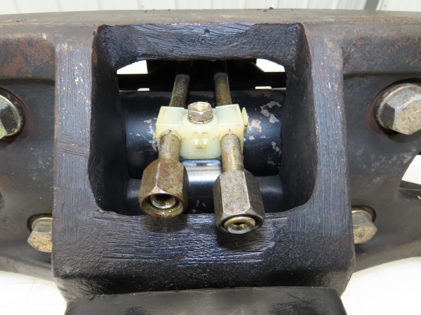 Toyota 5FBCU20 Electric Forklift Rear Axle Dual Hydraulic Steering Assembly