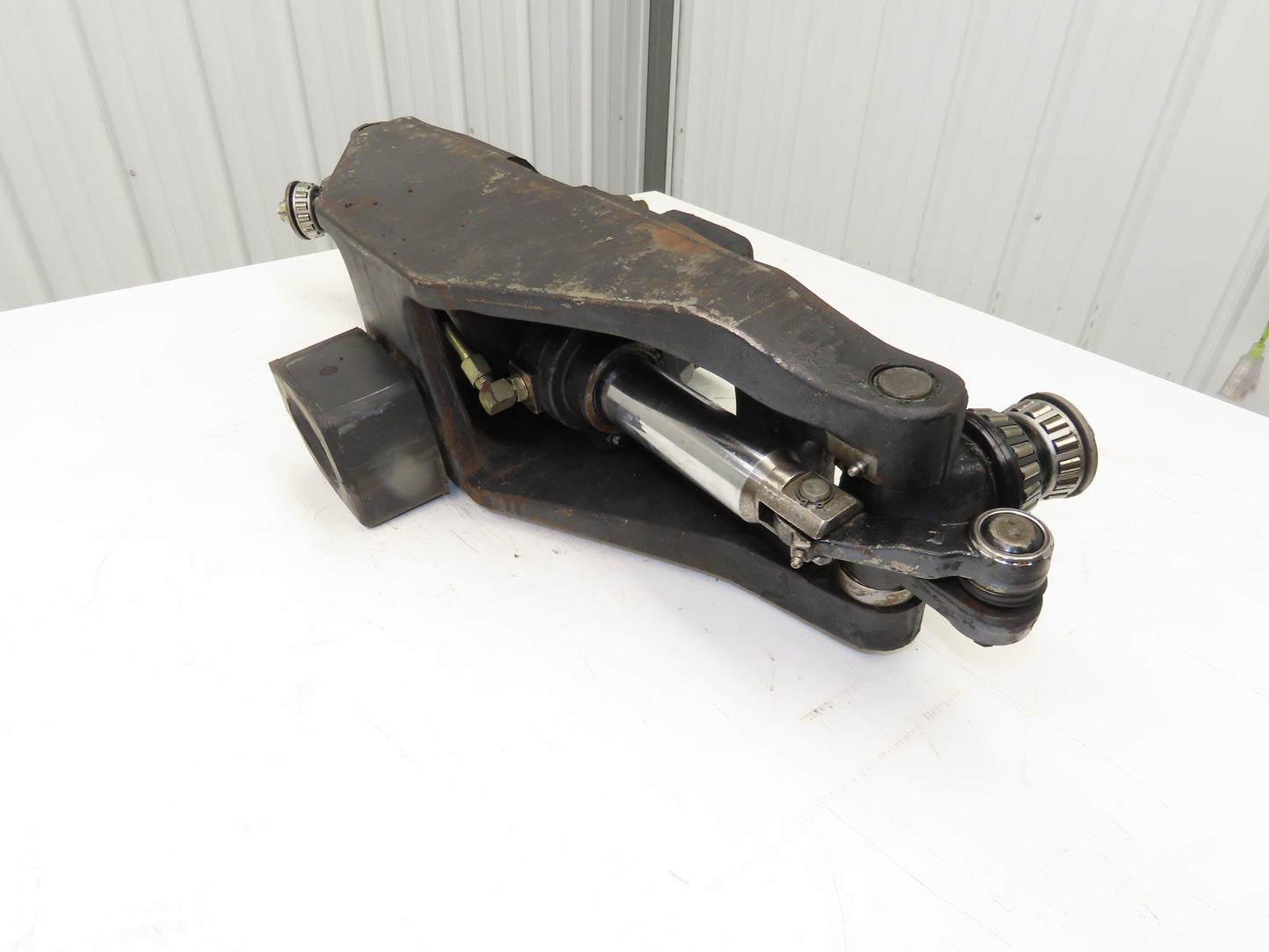 Toyota 5FBCU20 Electric Forklift Rear Axle Dual Hydraulic Steering Assembly