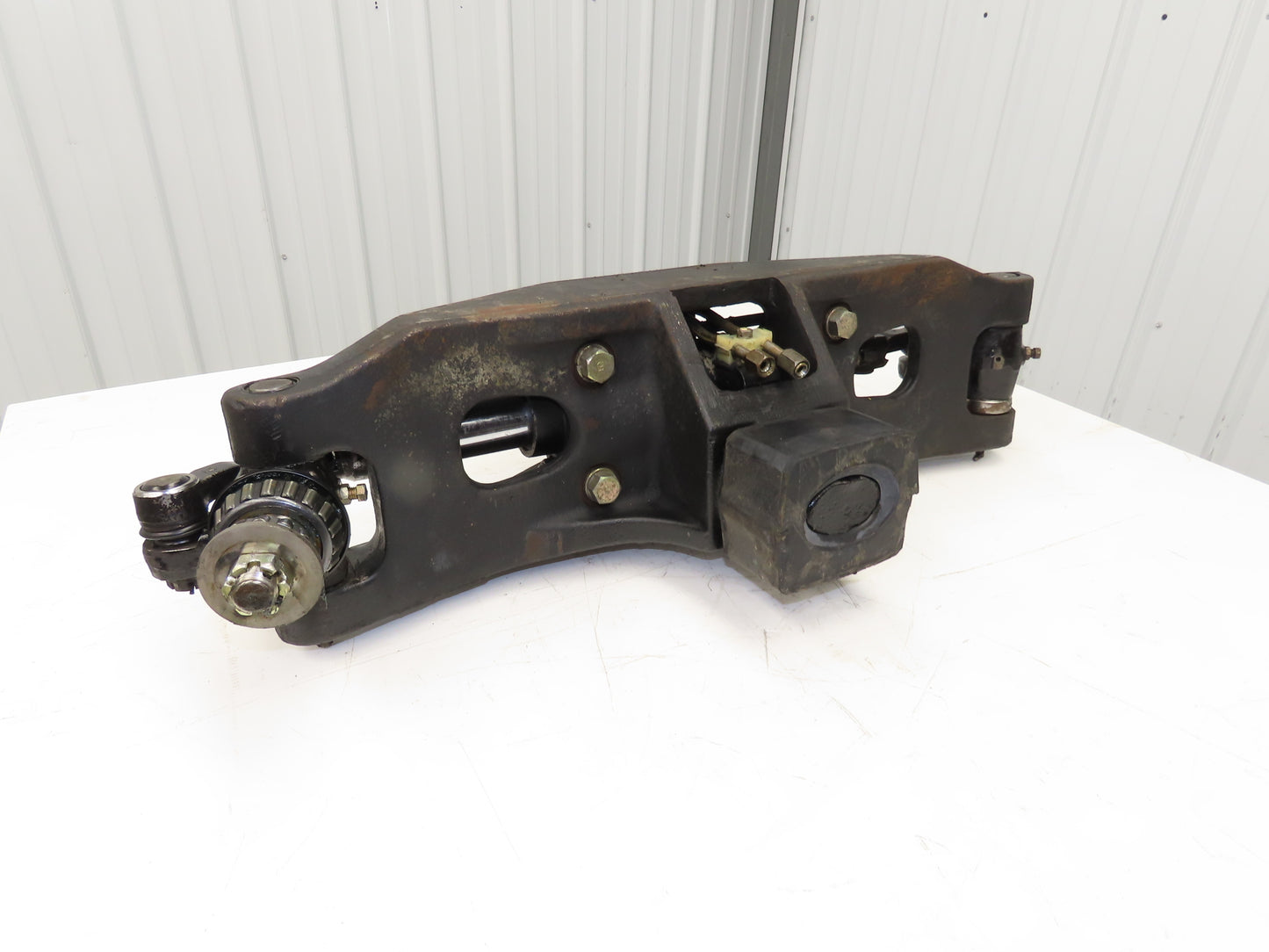 Toyota 5FBCU20 Electric Forklift Rear Axle Dual Hydraulic Steering Assembly