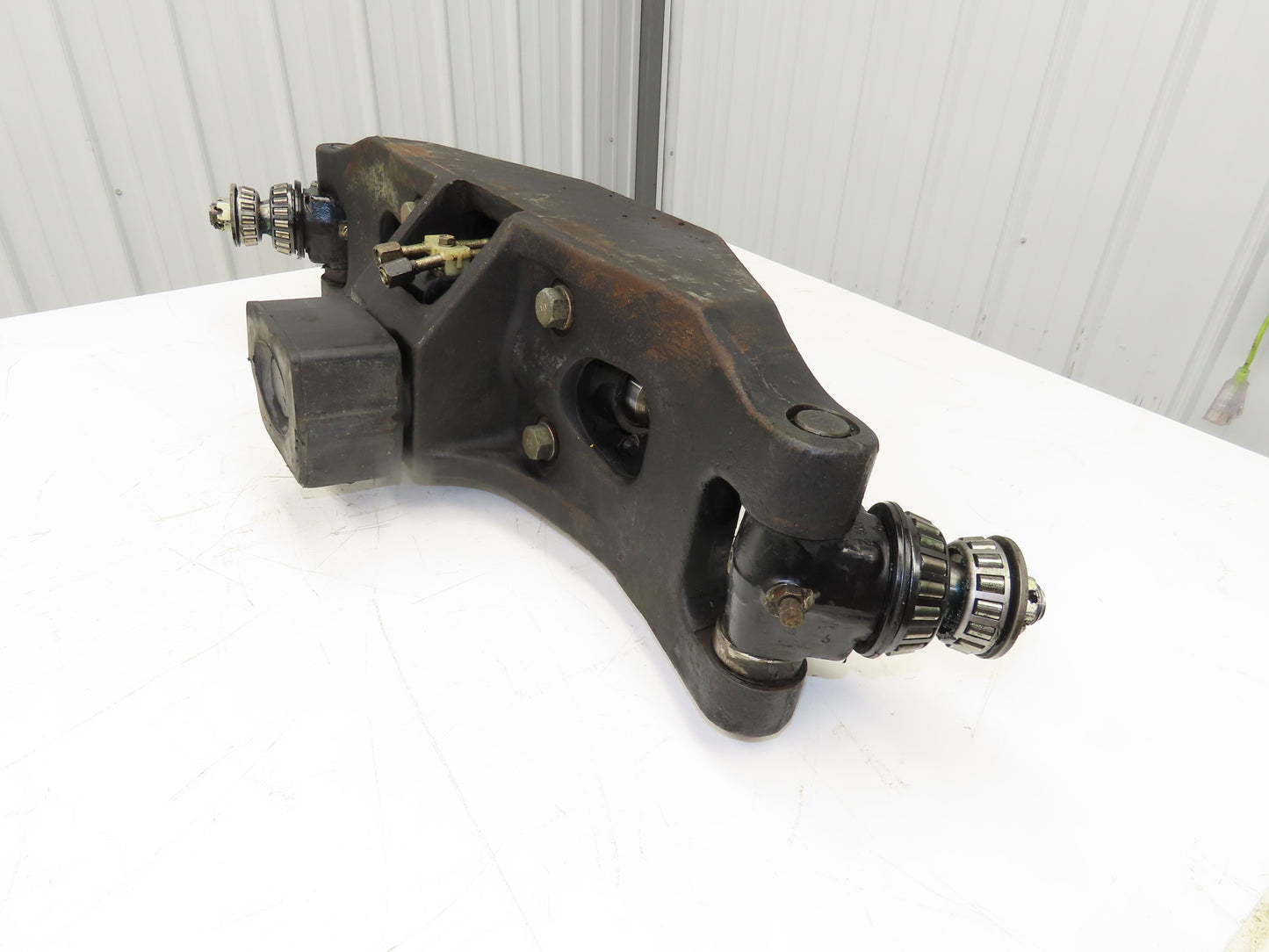 Toyota 5FBCU20 Electric Forklift Rear Axle Dual Hydraulic Steering Assembly