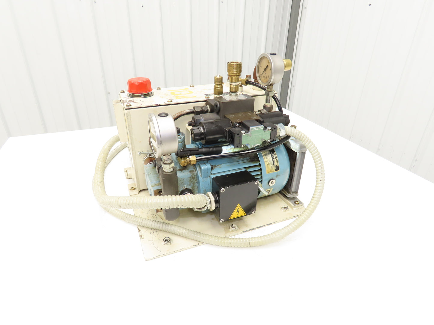 Nachi UVN-1A-0A2-0.7-4-11 Hydraulic Uni Pump Power Unit 10L 3.8GPM 220V 3PH