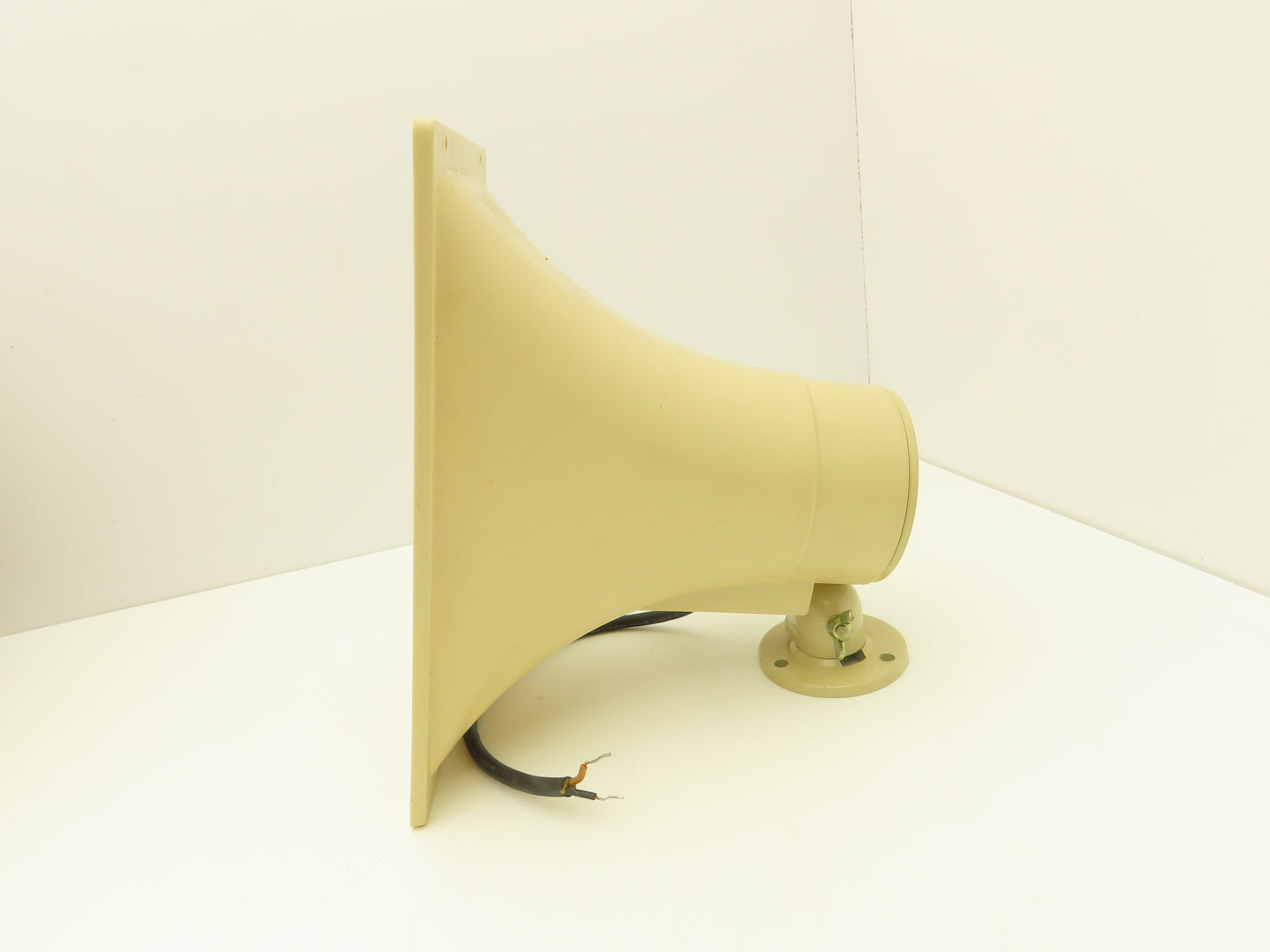 Valcom PA30A Paging Horn PA Amplified Loudspeaker 30W 25/70VDC Adjustable Mount