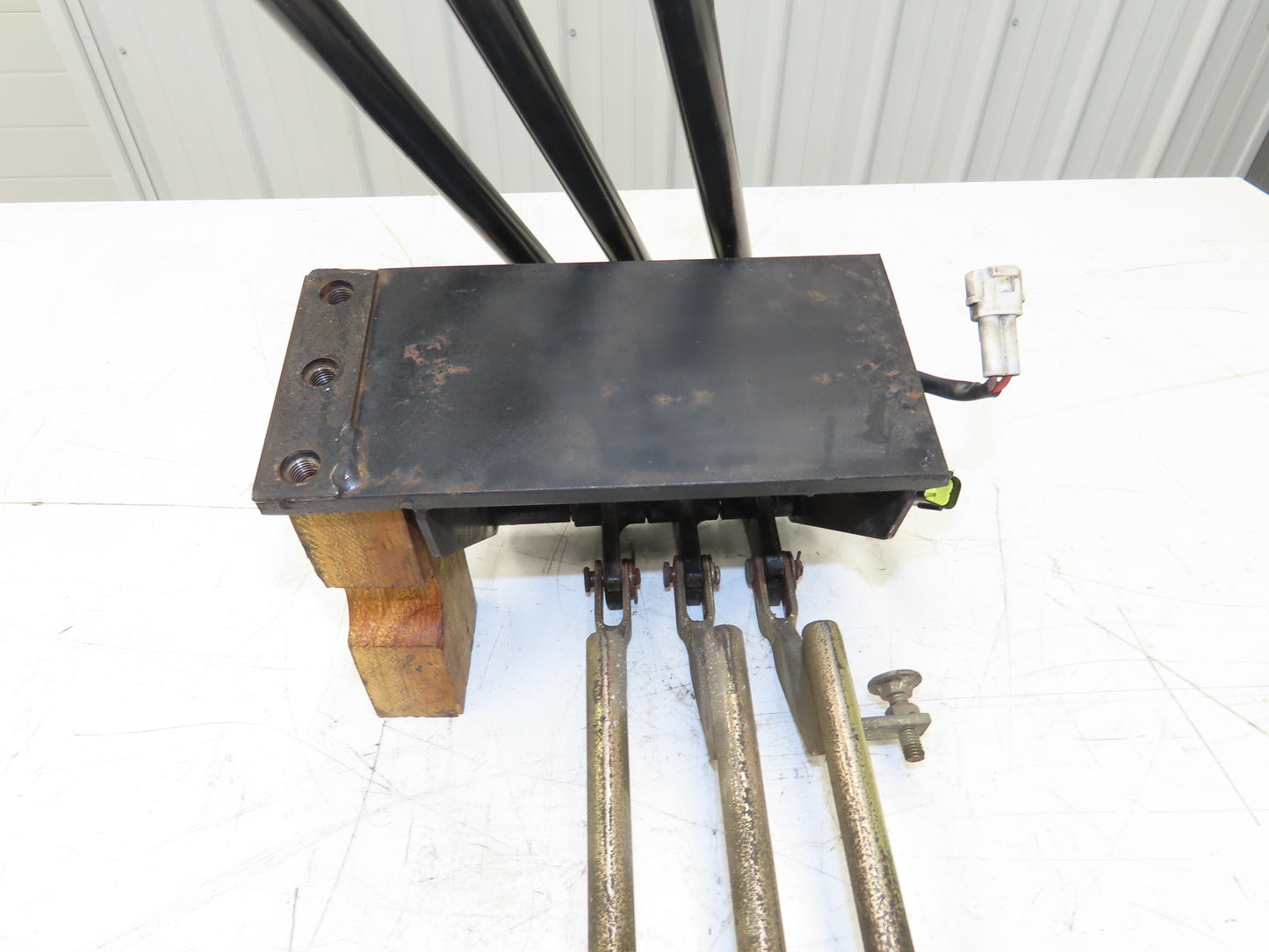 Toyota Electric Forklift Three Lever Control Unit Lift Tilt Shift Off Of 5FBCU20