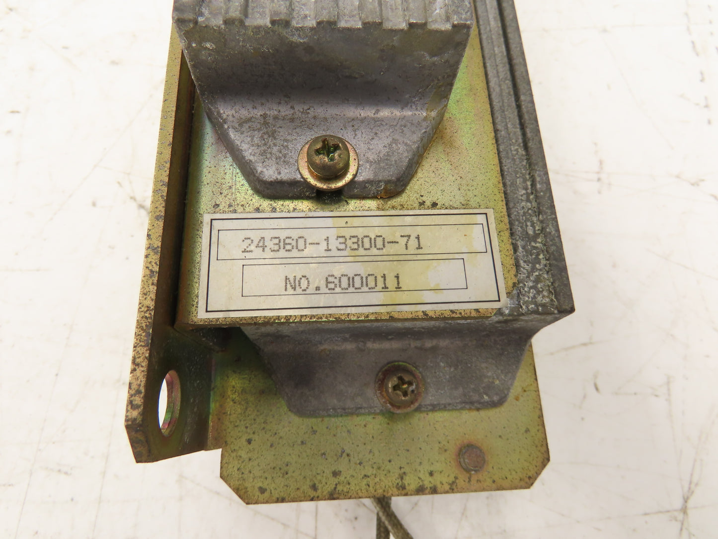 Toyota 24360-1330-71 Resistor Panel Removed From 5FBCU20 36V Electric Forklift