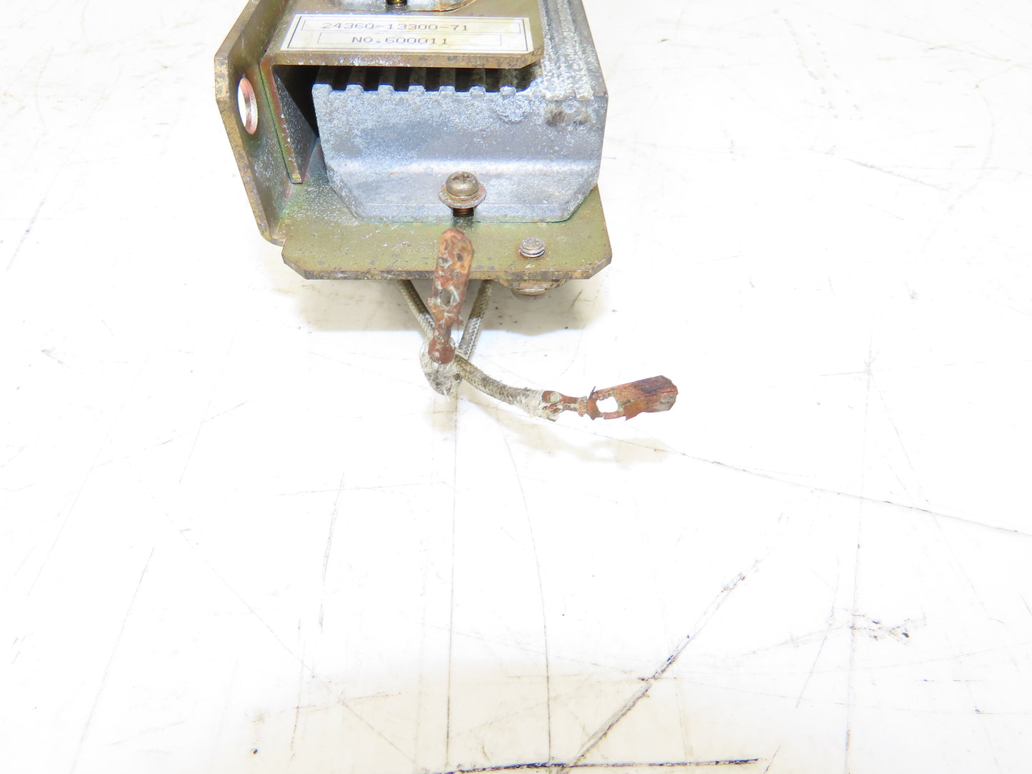 Toyota 24360-1330-71 Resistor Panel Removed From 5FBCU20 36V Electric Forklift