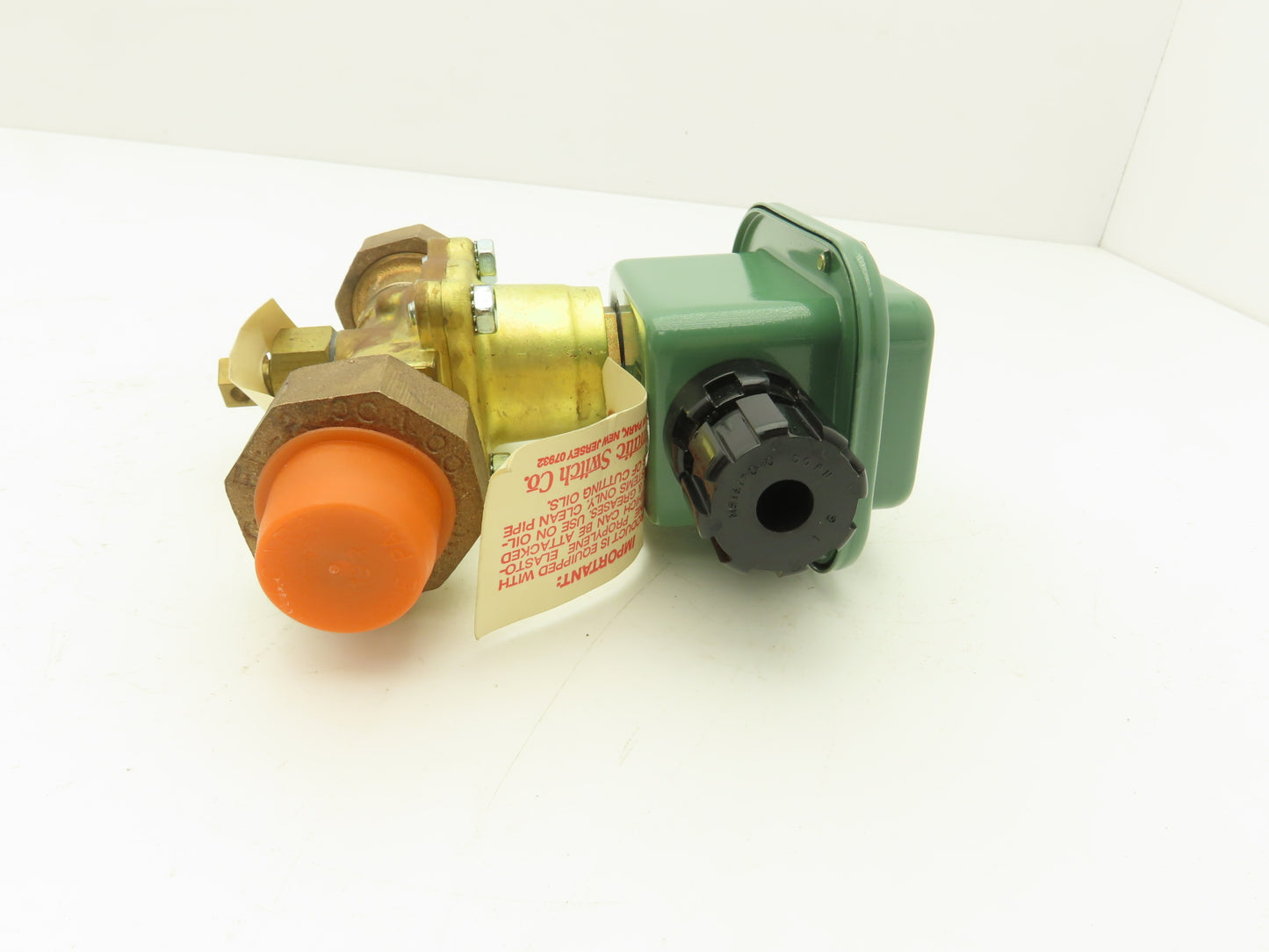 Asco Redhat 8222D2 MO Solenoid Steam Valve 2-Way 50 PSI 1/2" Solder Connection