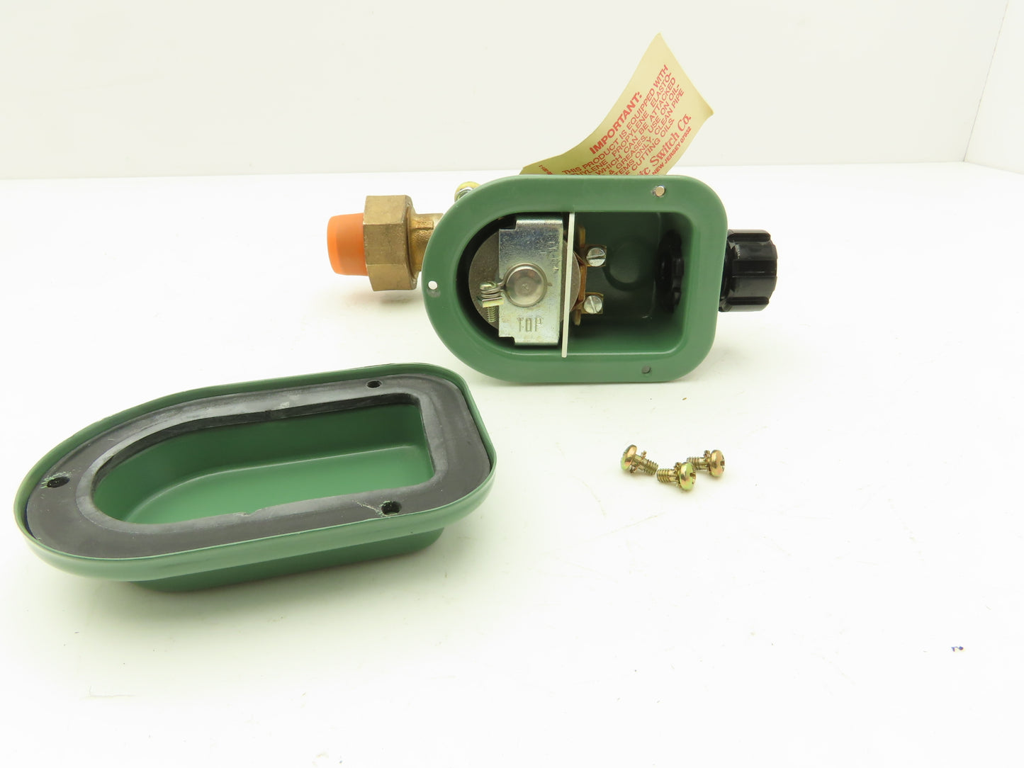 Asco Redhat 8222D2 MO Solenoid Steam Valve 2-Way 50 PSI 1/2" Solder Connection