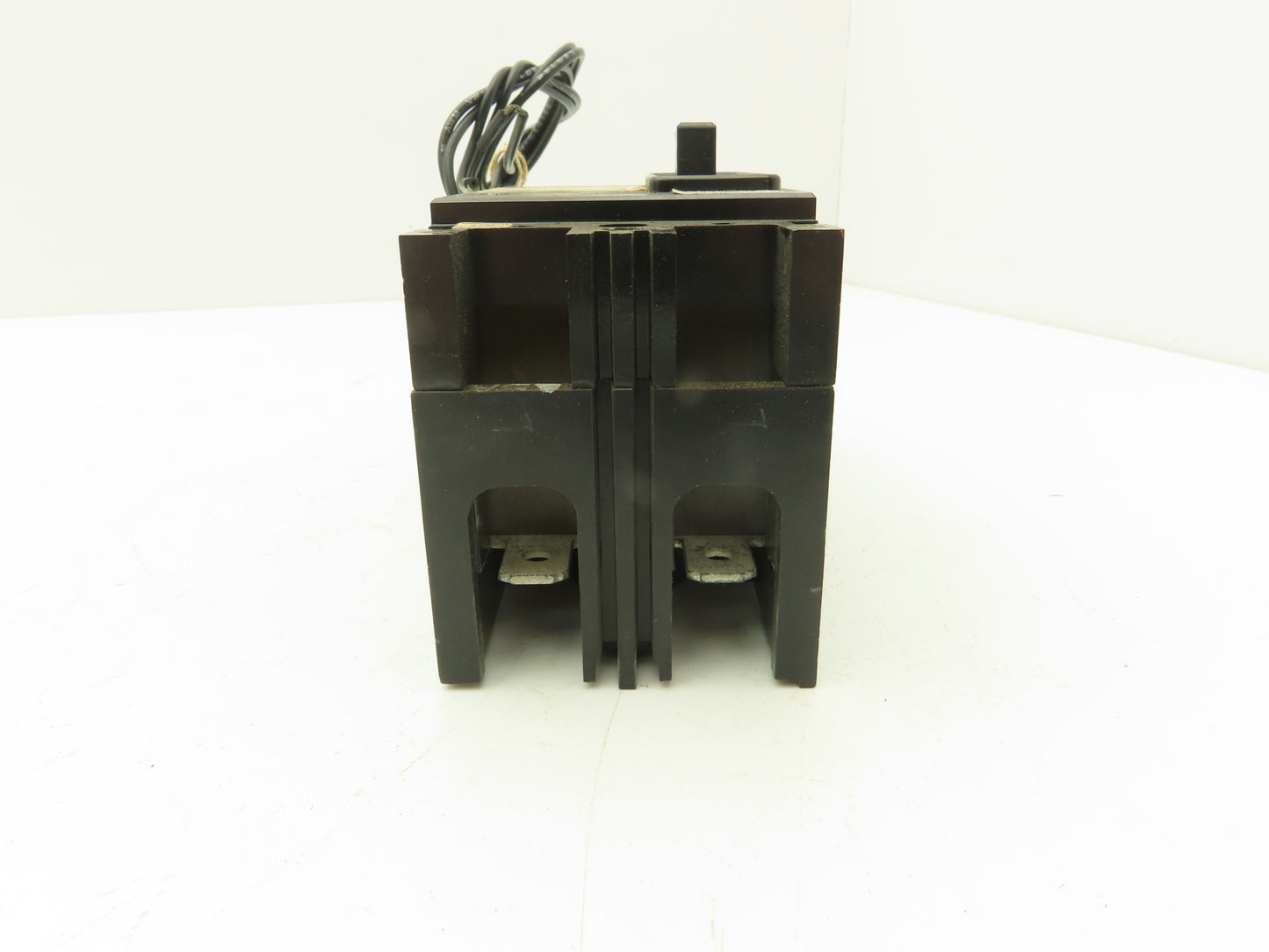 Westinghouse 2609D39G19 Circuit Breaker 15Amp 2 Pole 600VAC Shunt Trip