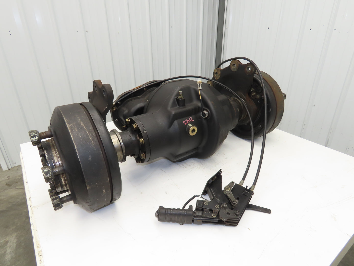 Toyota 5FBCU20 Electric Forklift Differential Drive Axel Six Lug W/E Brake