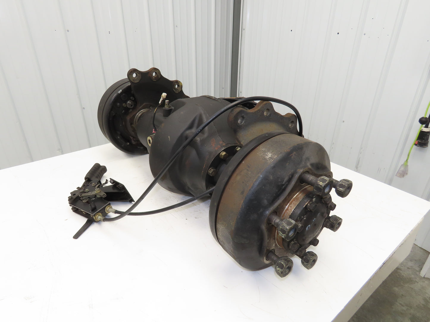 Toyota 5FBCU20 Electric Forklift Differential Drive Axel Six Lug W/E Brake