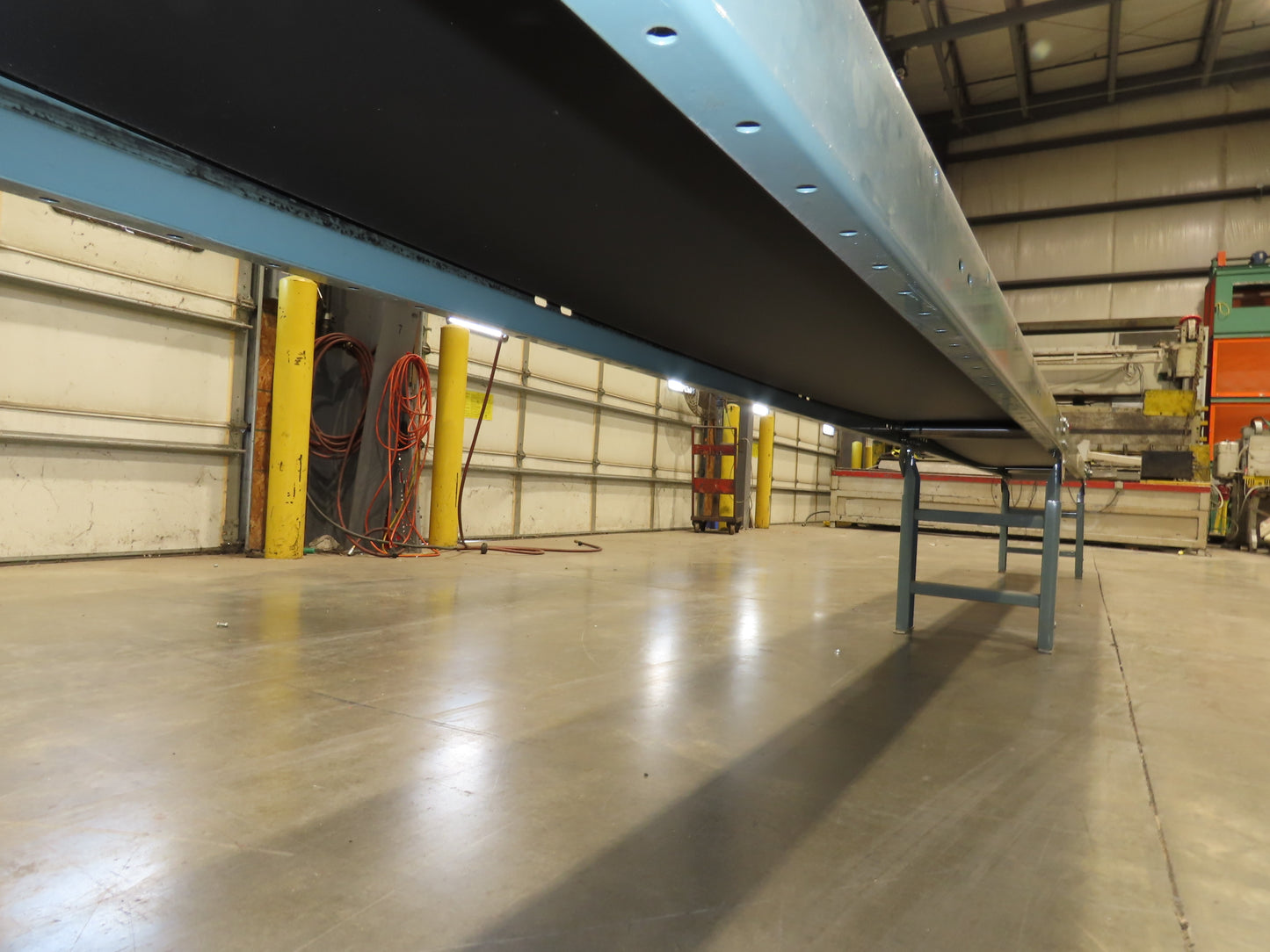 Hytrol 18"x 50' 10" Slider Bed Conveyor 15.5" Belt 2Hp 3PH Center Drive 65FPM