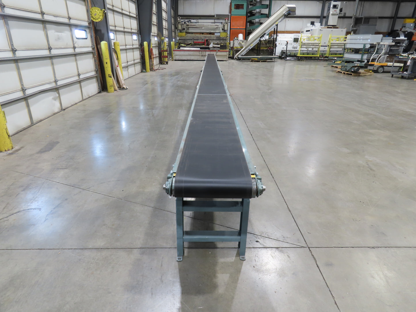 Hytrol 18"x 50' 10" Slider Bed Conveyor 15.5" Belt 2Hp 3PH Center Drive 65FPM