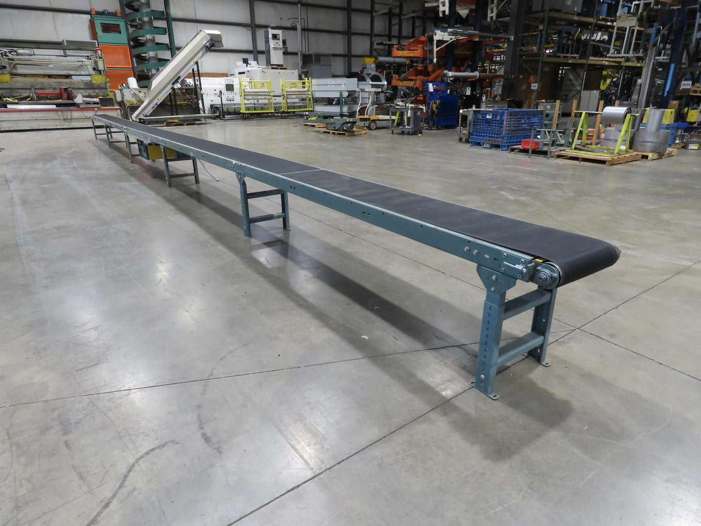 Hytrol 18"x 50' 10" Slider Bed Conveyor 15.5" Belt 2Hp 3PH Center Drive 65FPM