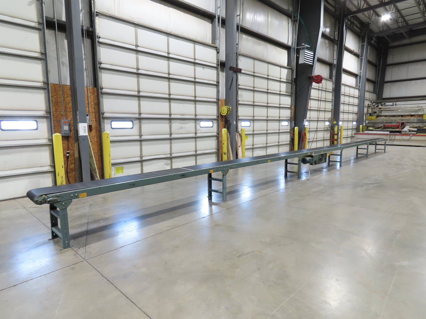 Hytrol 18"x 50' 10" Slider Bed Conveyor 15.5" Belt 2Hp 3PH Center Drive 65FPM