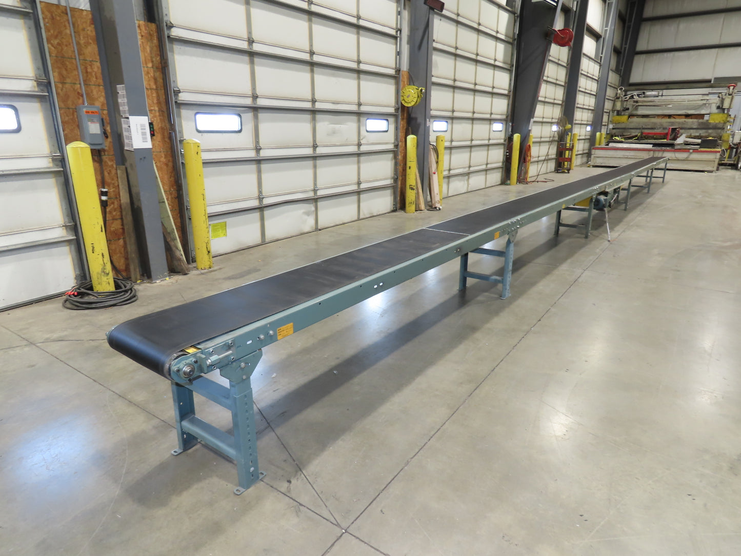 Hytrol 18"x 50' 10" Slider Bed Conveyor 15.5" Belt 2Hp 3PH Center Drive 65FPM