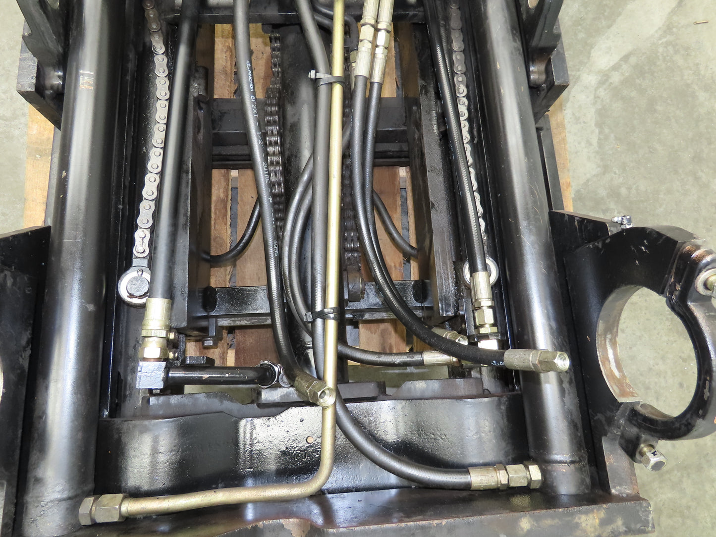 Toyota 5FBCU20 Forklift Mast 189" 3-Stage Tilt Class 2 3860lbs Capacity