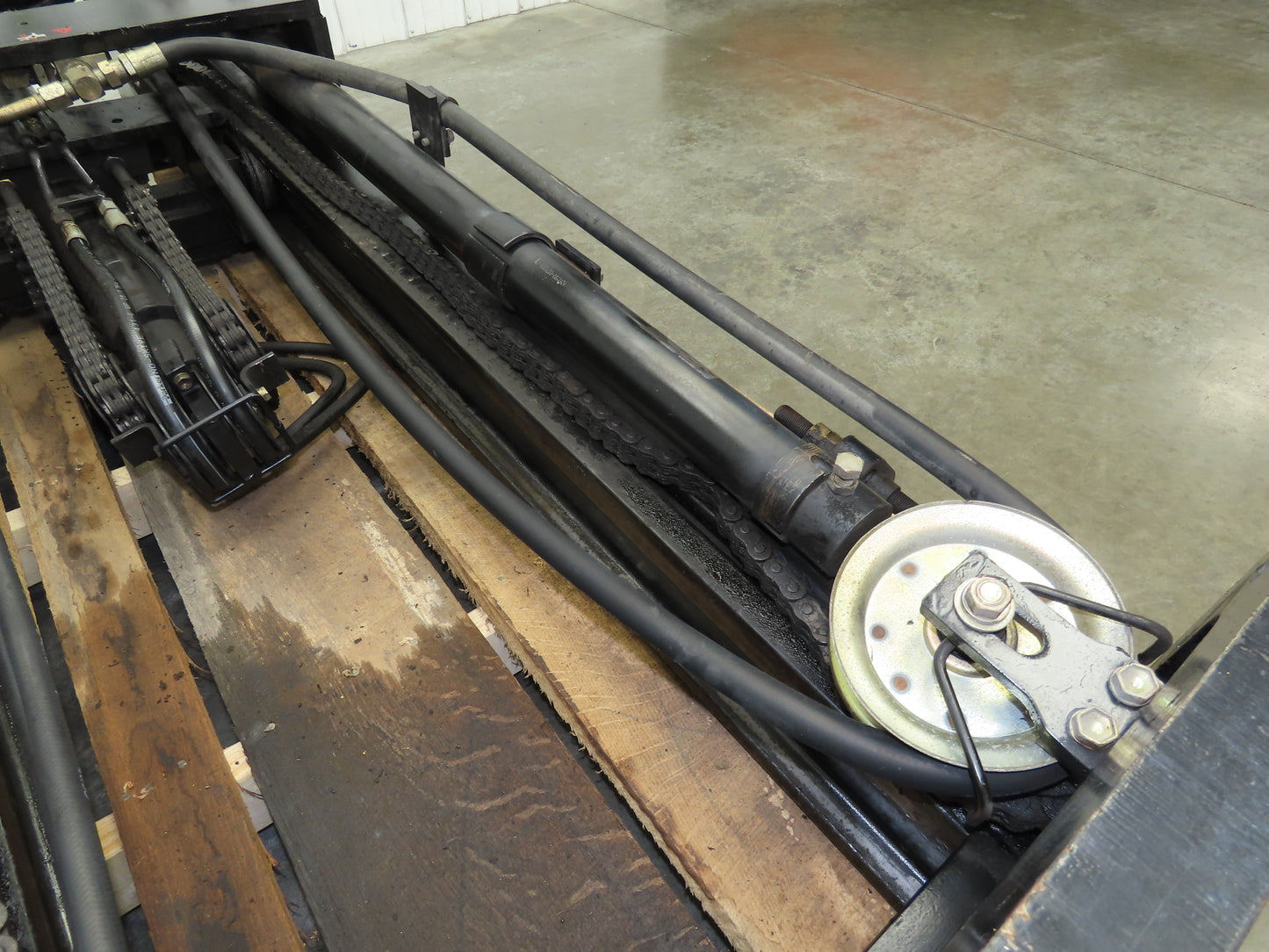 Toyota 5FBCU20 Forklift Mast 189" 3-Stage Tilt Class 2 3860lbs Capacity