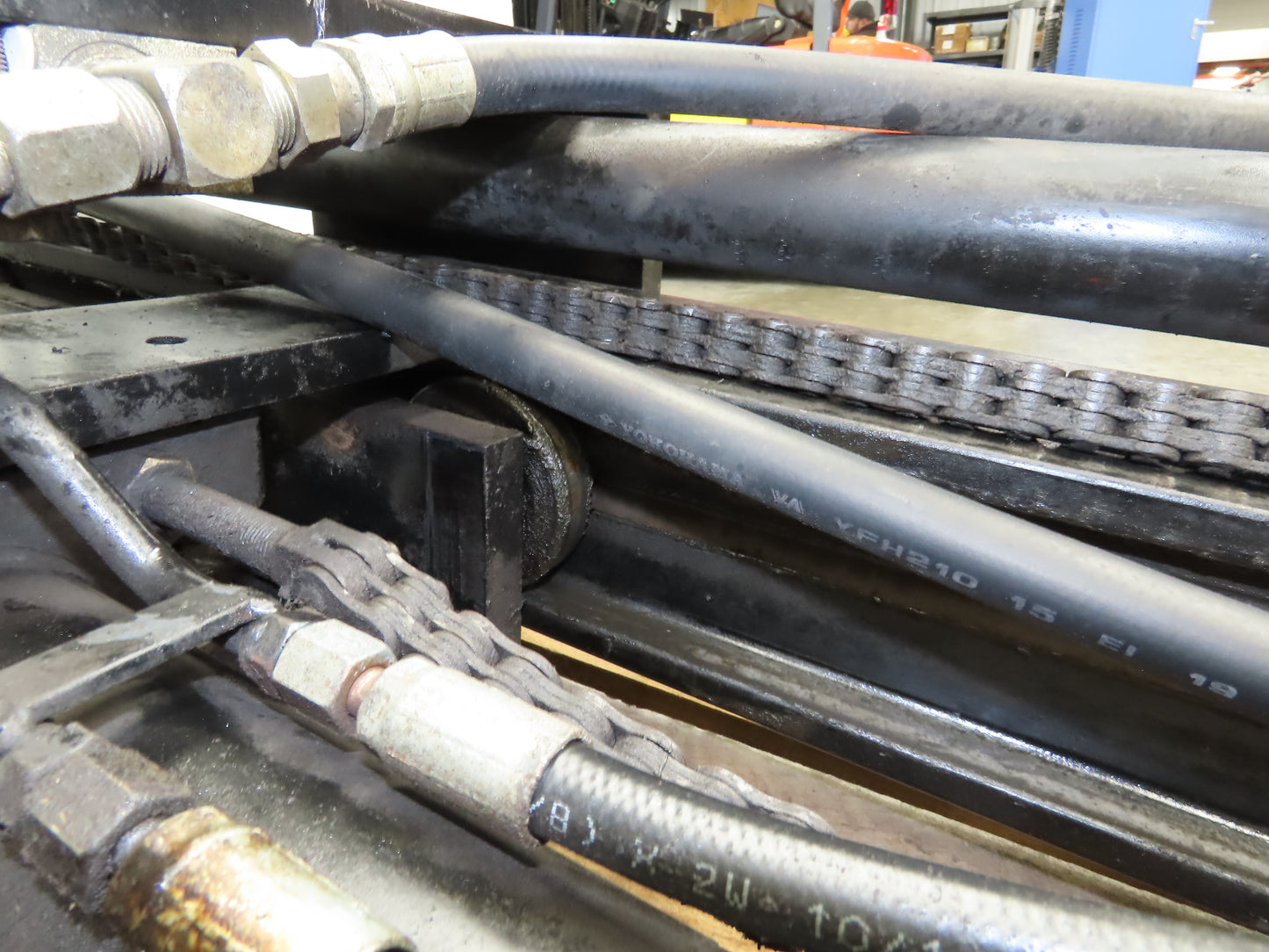 Toyota 5FBCU20 Forklift Mast 189" 3-Stage Tilt Class 2 3860lbs Capacity