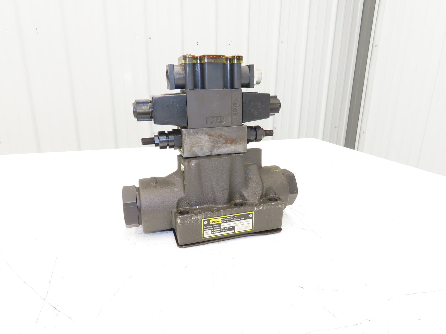 Parker D1VHW004CNYCF56 Directional Solenoid Valve 120V D61VW003C4NYCF563A